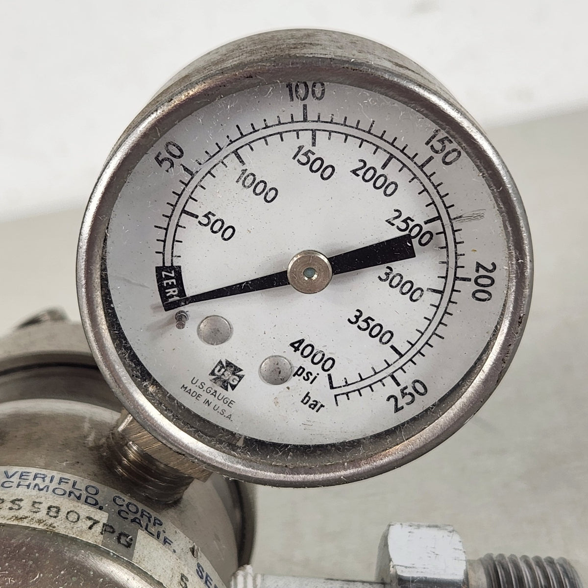 Veriflo DSG752S5807PG Stainless Steel Dual Gauge Gas Pressure Regulator CGA580