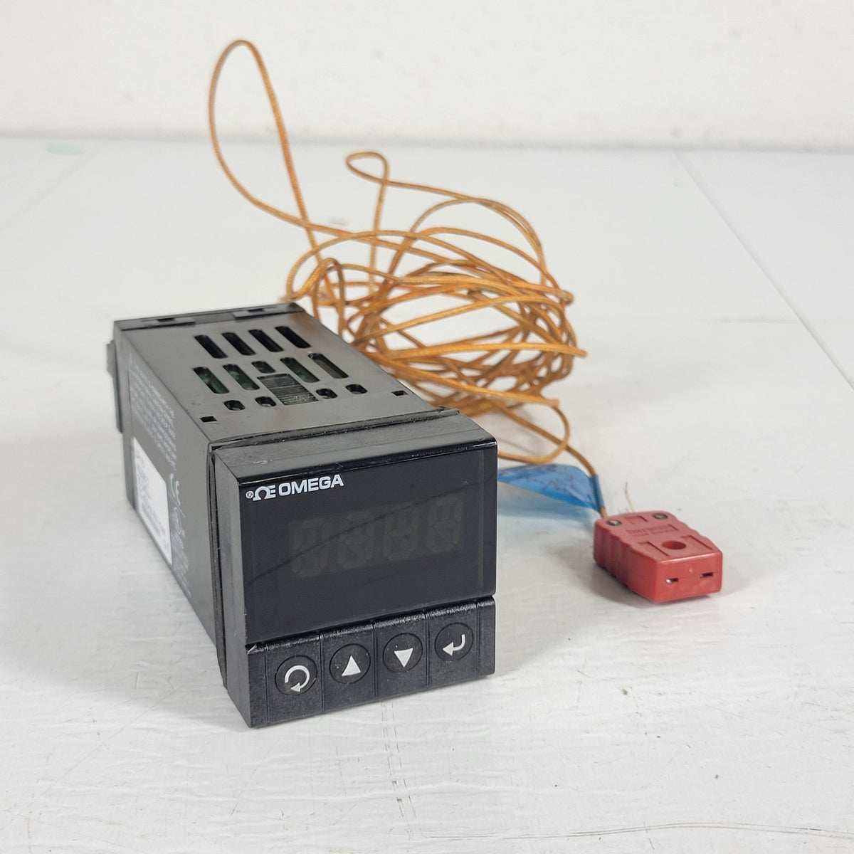 OMEGA DPi16 Digital Temperature Process Panel Meter w/ Thermocouple Jack