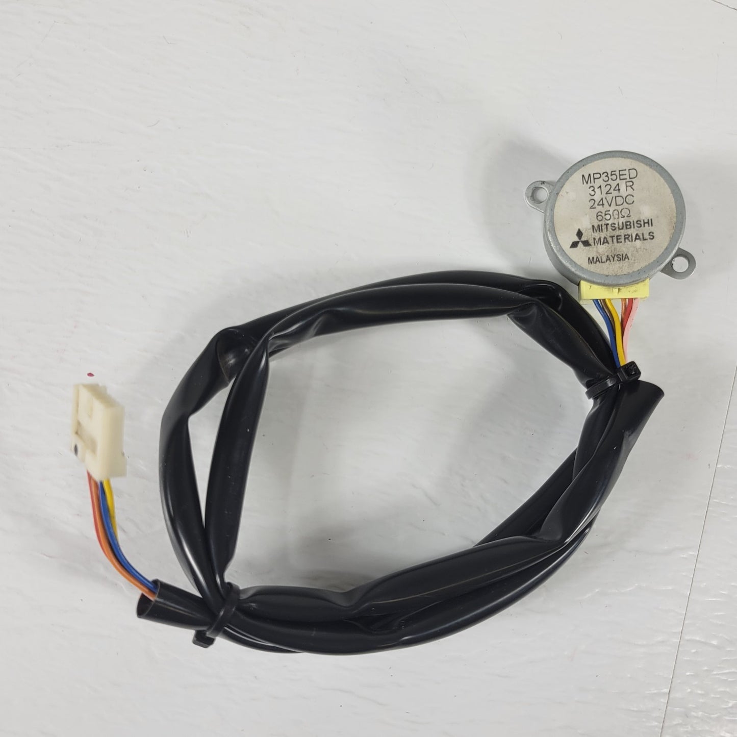 Mitsubishi Materials MP35ED 3124 R 24VDC 650 ohm Stepping Motor 3 x 5 mm Drive