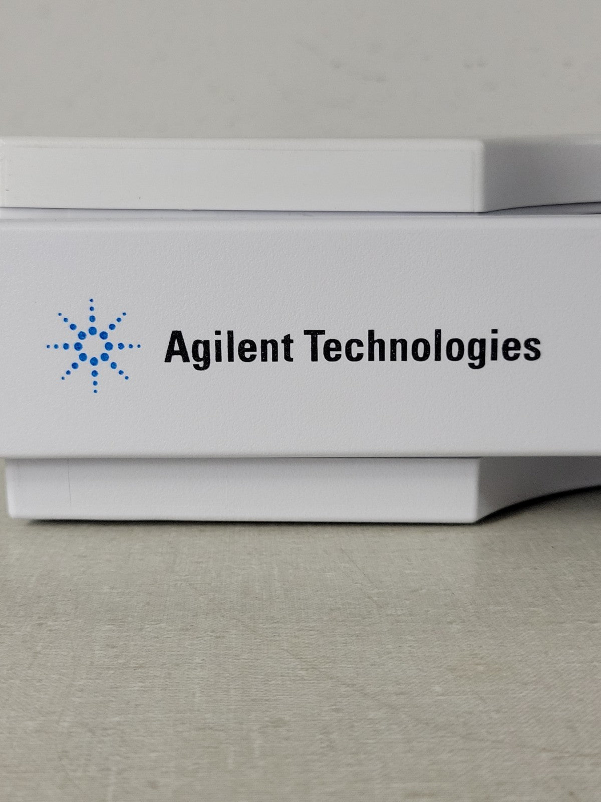 Agilent Technologies 1200 Series HPLC Solvent Bottle Tray w/ Front Panel
