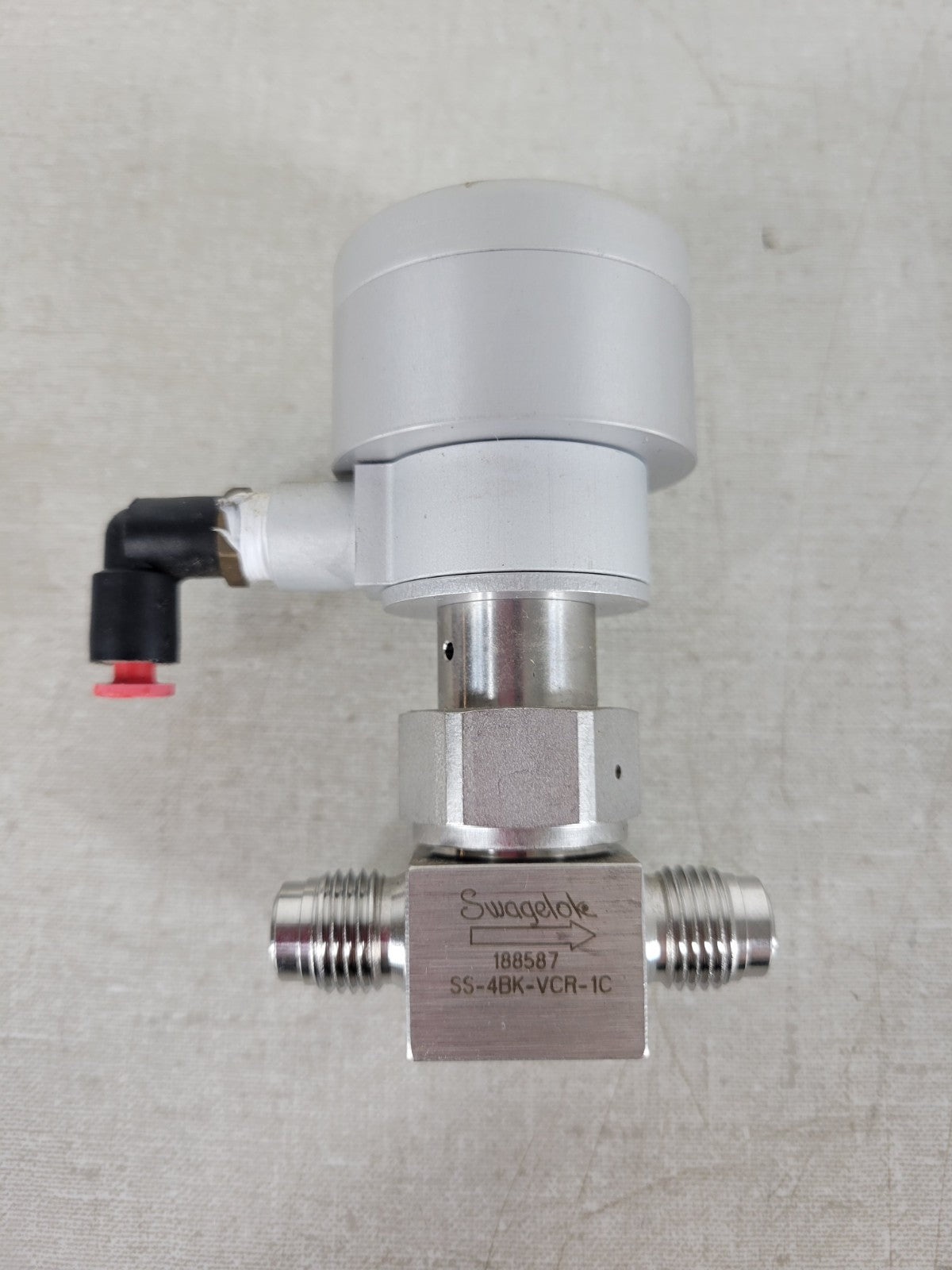Swagelok SS-4BK-VCR-1C Stainless Steel Bellows Sealed Valve 1/4" VCR Fitting
