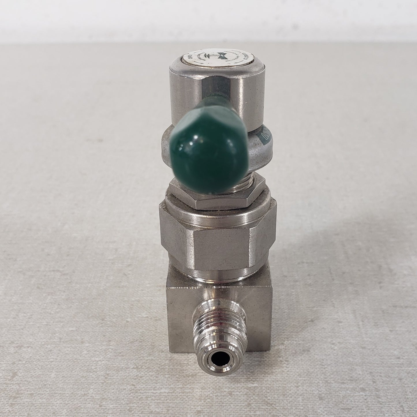 NUPRO SS-DLVCR4 1/4in Male VCR High-Purity Diaphragm Valve Swagelok