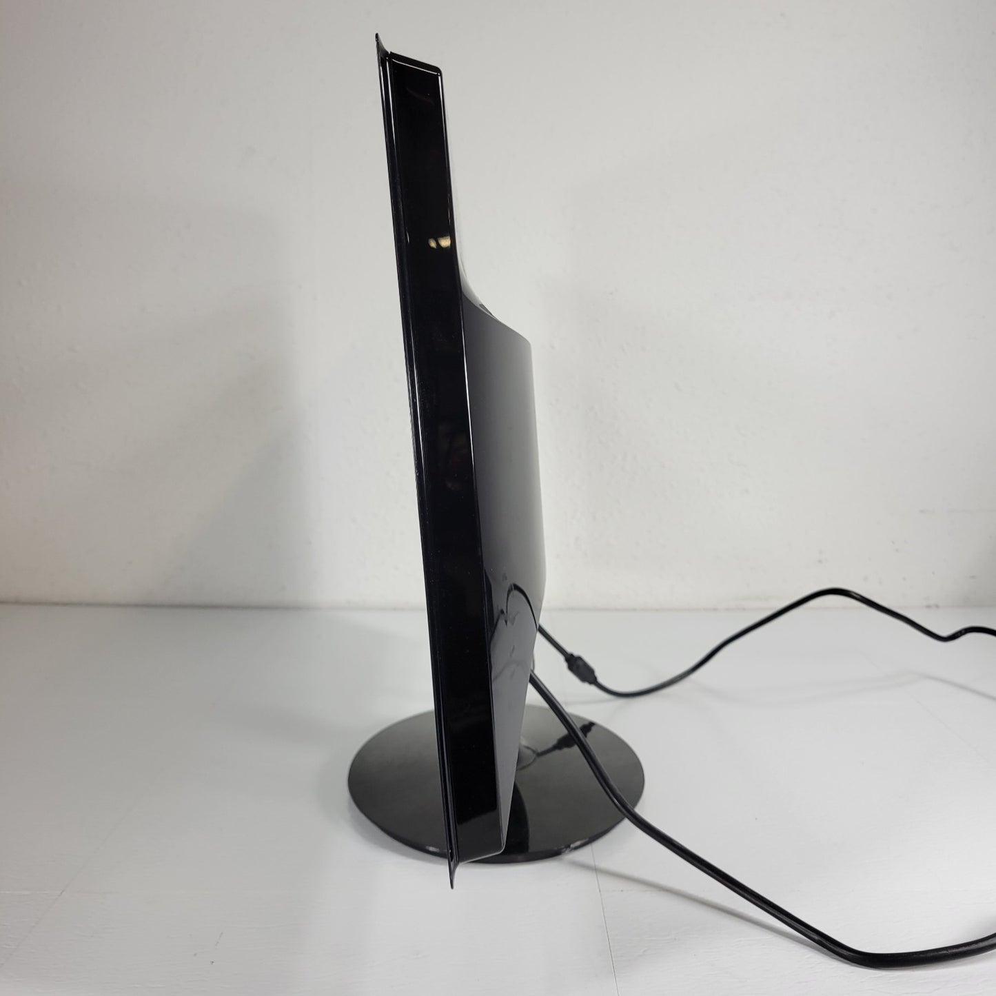 LG W2340VG Flatron Widescreen Monitor, Works with VGA, DVI-D, and HDMI