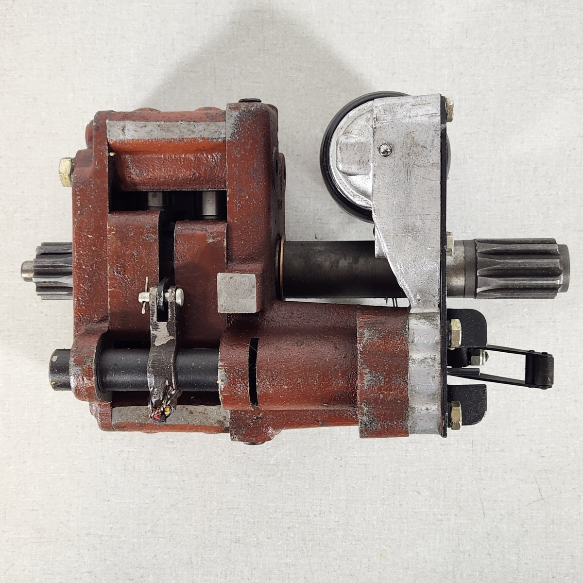 Massey Ferguson Hydraulic Lift Piston Pump Assembly w/ Filter Untested