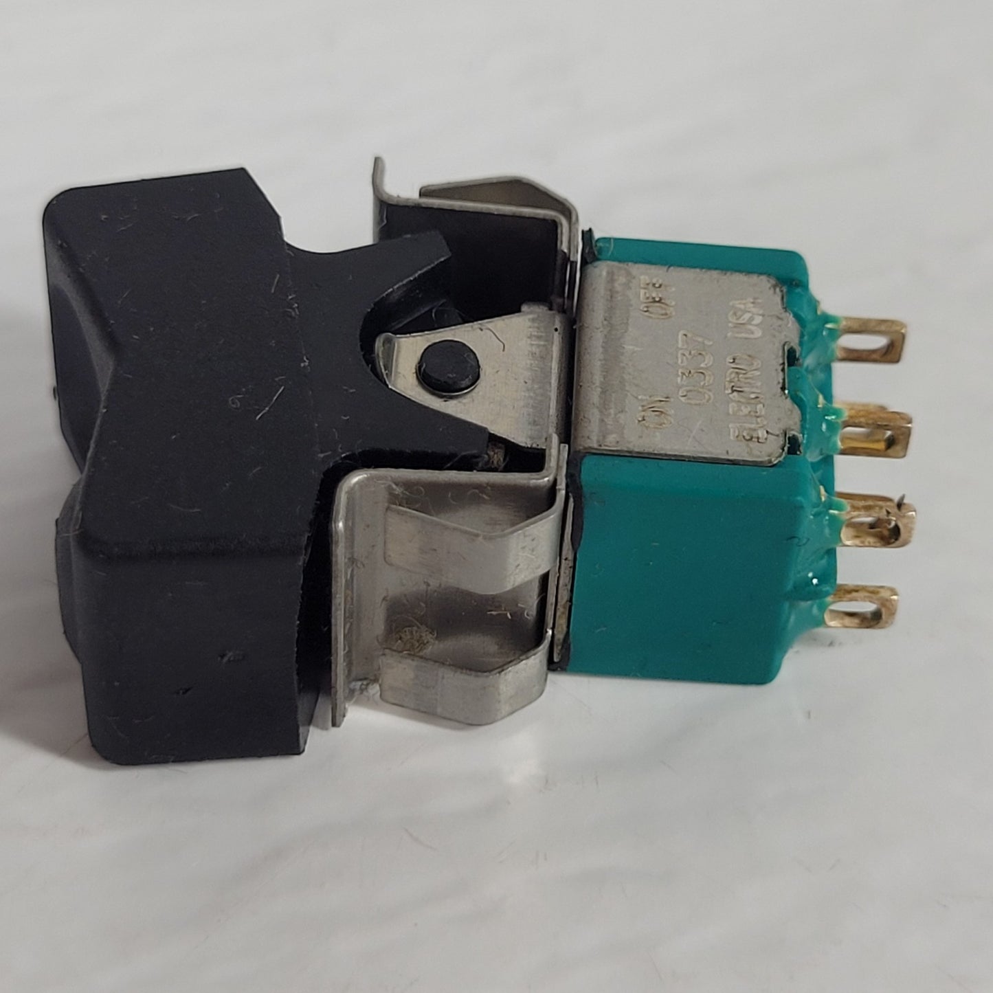 Lot of 5 Electro 0337 Panel Mount On/Off Rocker Switch 6A 125VAC 3A 250VAC 3-Pin