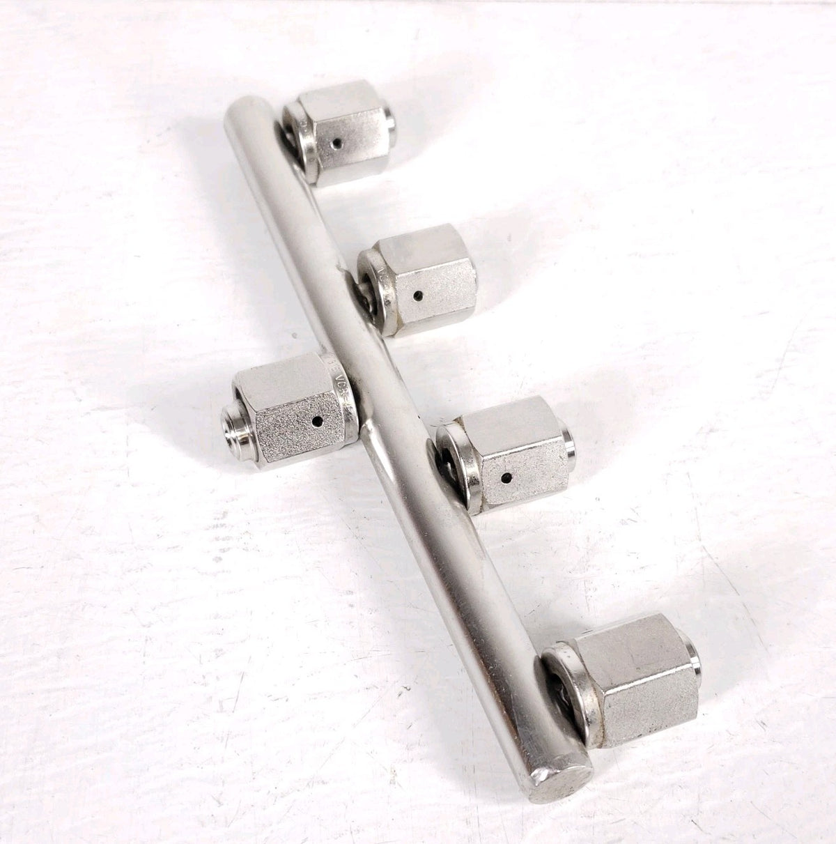 5-Port Stainless Gas Distribution Manifold 1/4" Female VCR Cajon 1/2" Tube