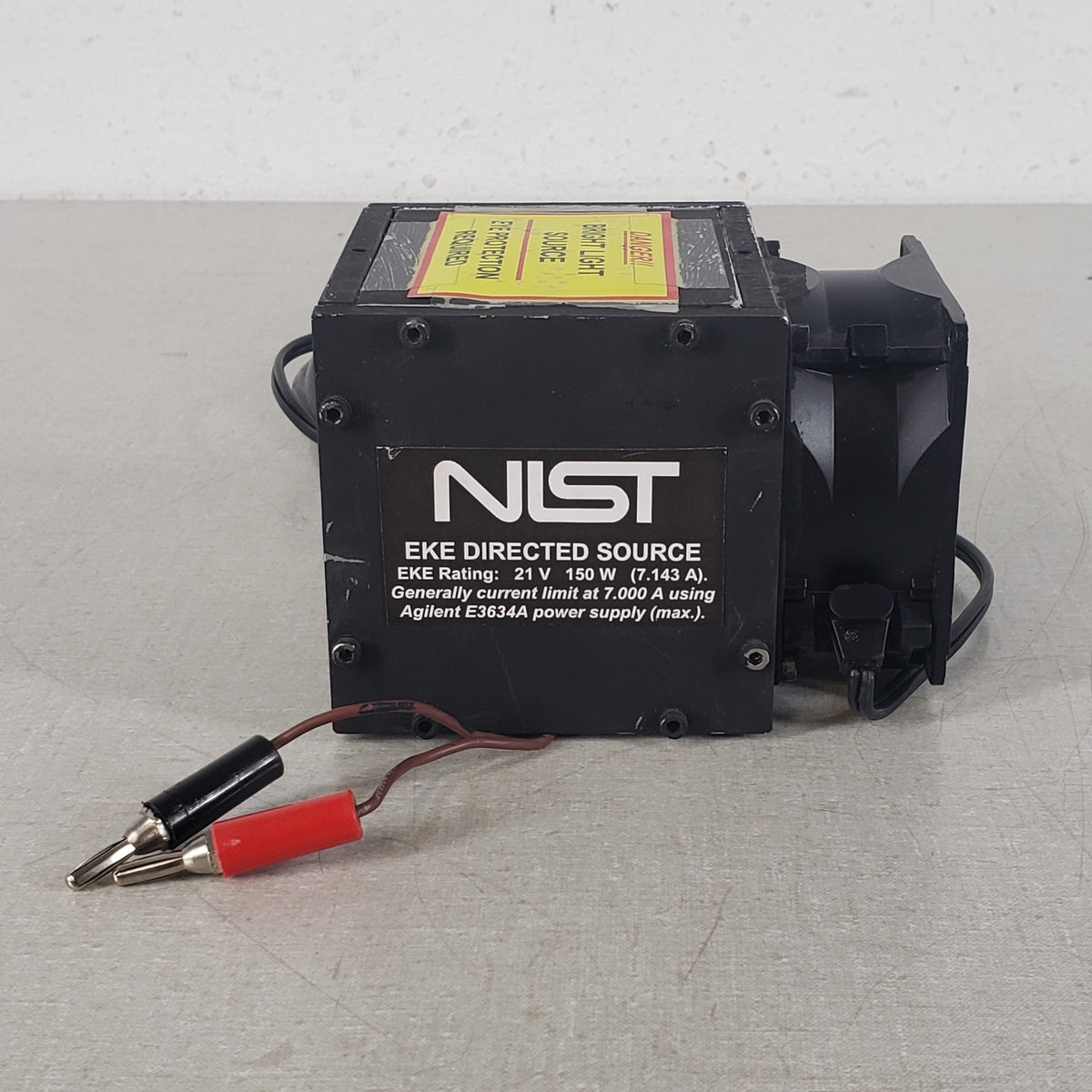 TESTED ILLUMINATES NIST EKE 150W Halogen Directed Light Source 21V