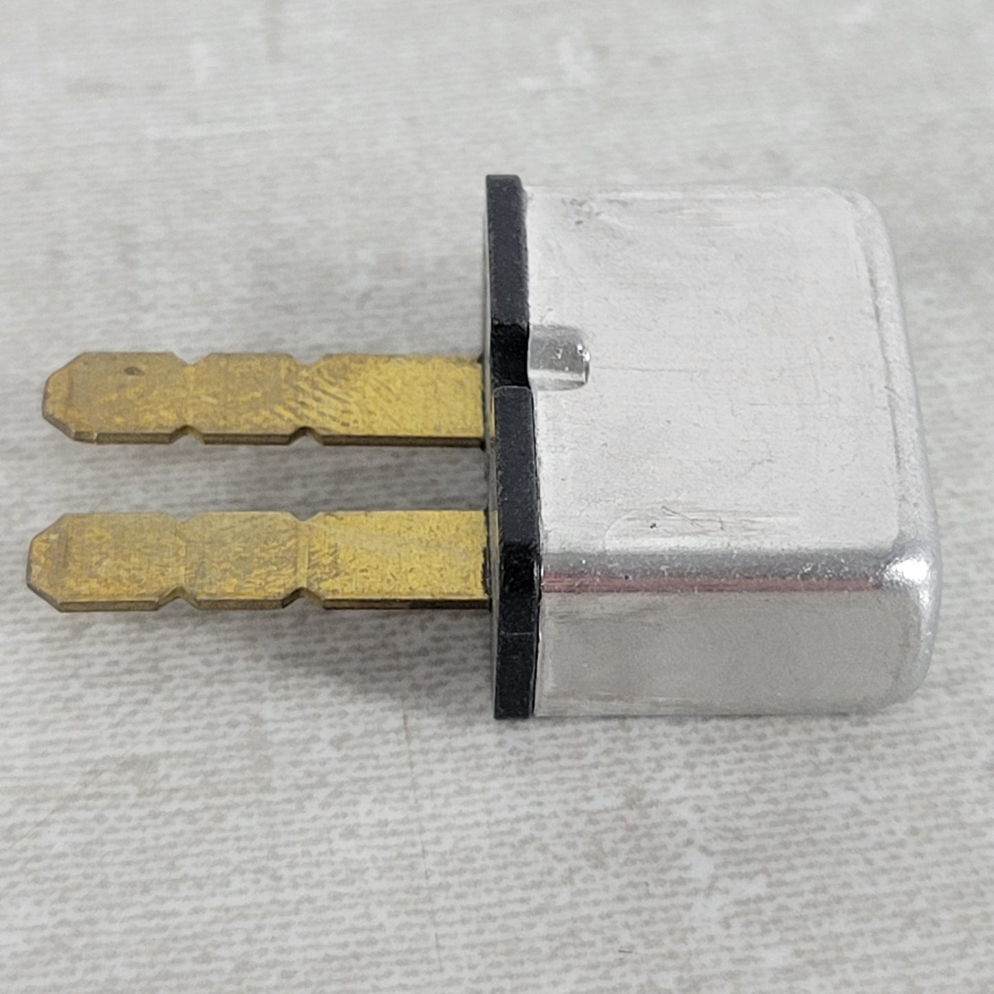 Lot of 10 Pollak T2 12V 30A Type II Auto Reset Circuit Breakers Blade Terminal