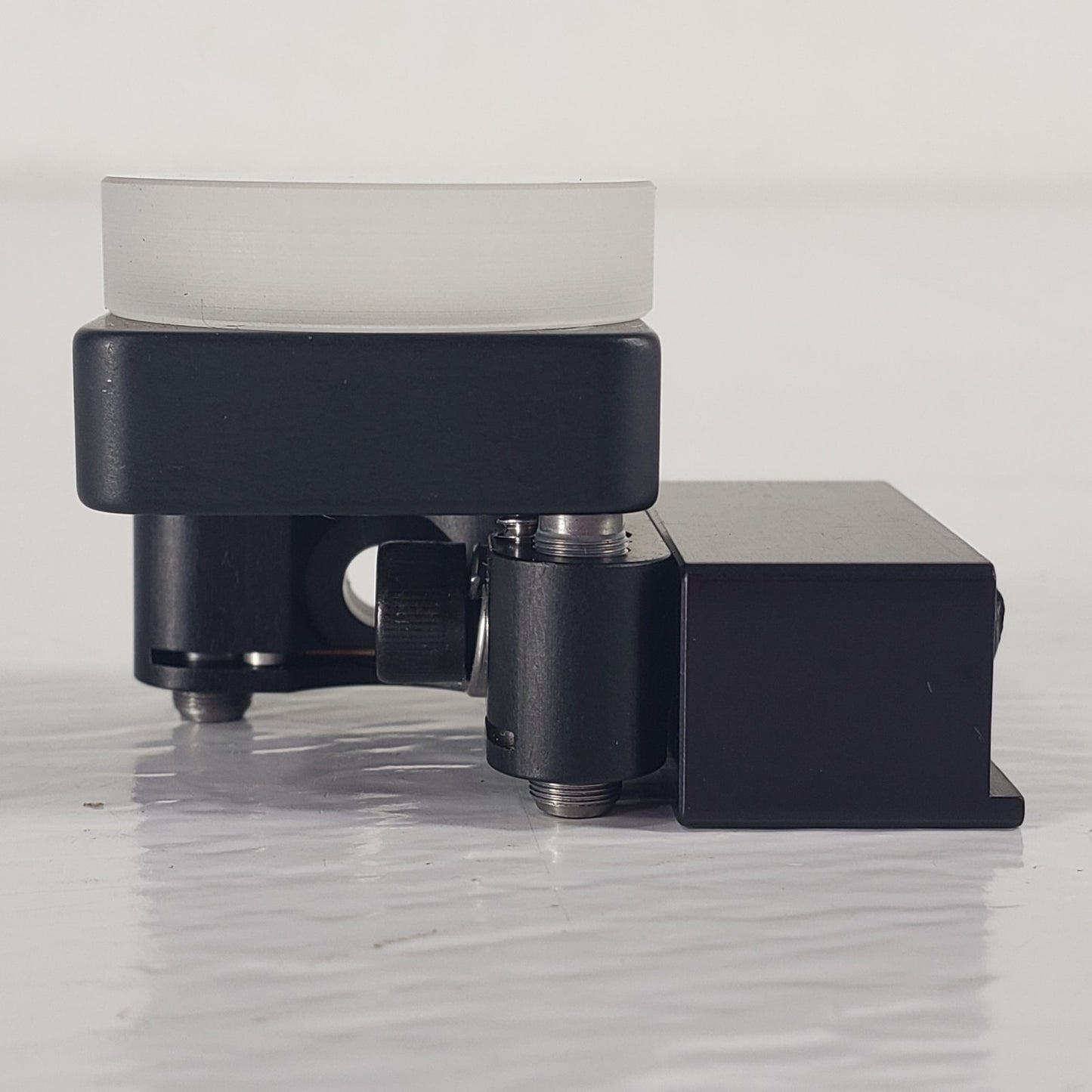 NEWPORT U50-P Series Mount w/25mm Diameter Transparent Disk, Laser Optics