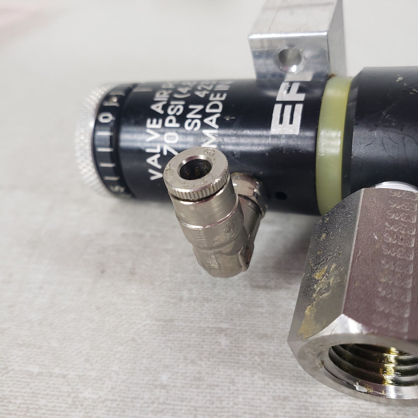 EFD 70 psi/4.8 Bar Valve Pneumatic Air Pressure Dispensing Control Valve