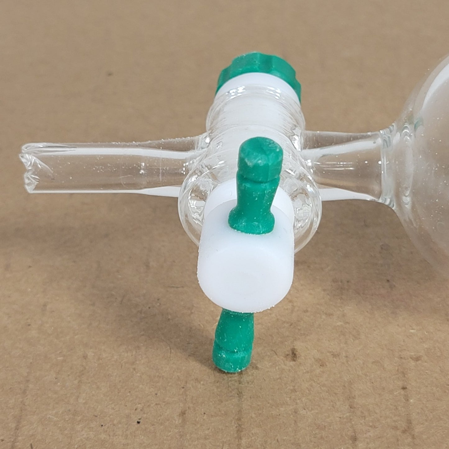 CHIPPED Chemglass CG-1189-21 Chromatography Column w/ Coarse Disc CN 24/40 2" ID