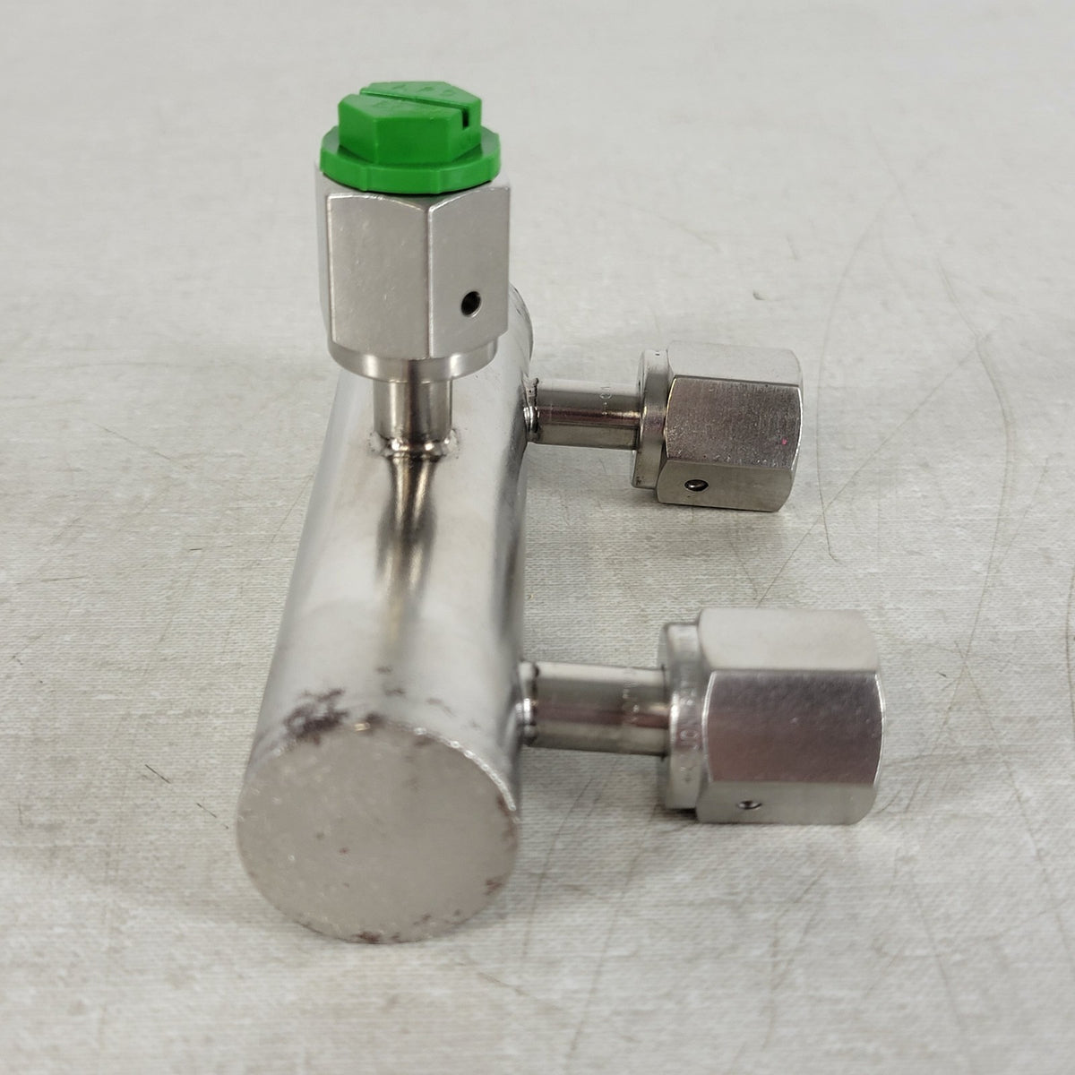 Cajon Swagelok 1/4" Female VCR 3-Port Gas Distribution Manifold 316 SS