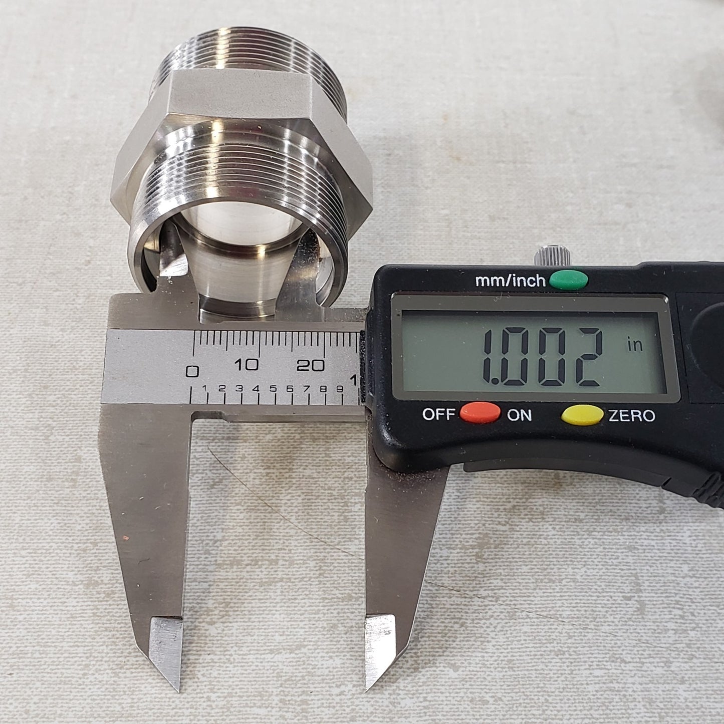 Swagelok SS-16-UT-6 1" OD Stainless Steel Ultra Torr Union Vacuum Fitting