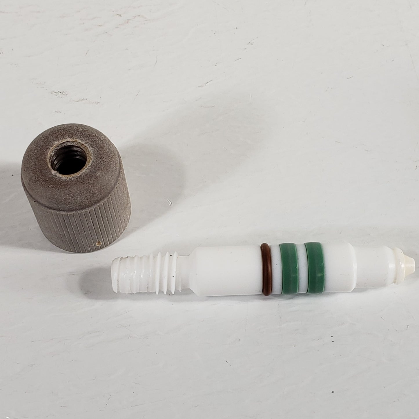 CHEMGLASS PTFE 0-12mm High Vacuum Valve Plugs, Green & Brown, Some Thread Damage