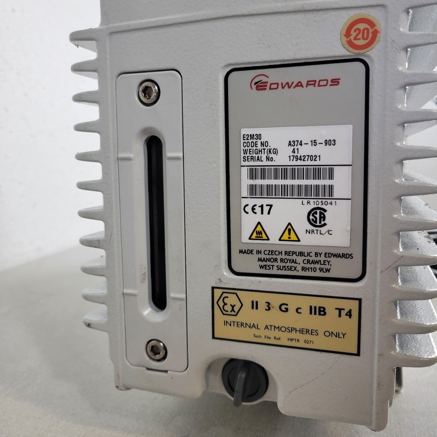 TESTED to 9E-4 Torr Edwards E2M30 Roughing Vacuum Pump KF25 220-240V 5A Rotary