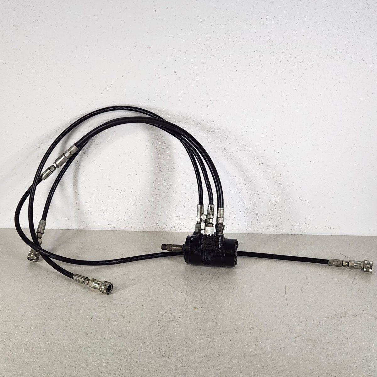Eaton Char-Lynn 291-1148-002 Hydraulic Steering Control Valve Unit UNTESTED