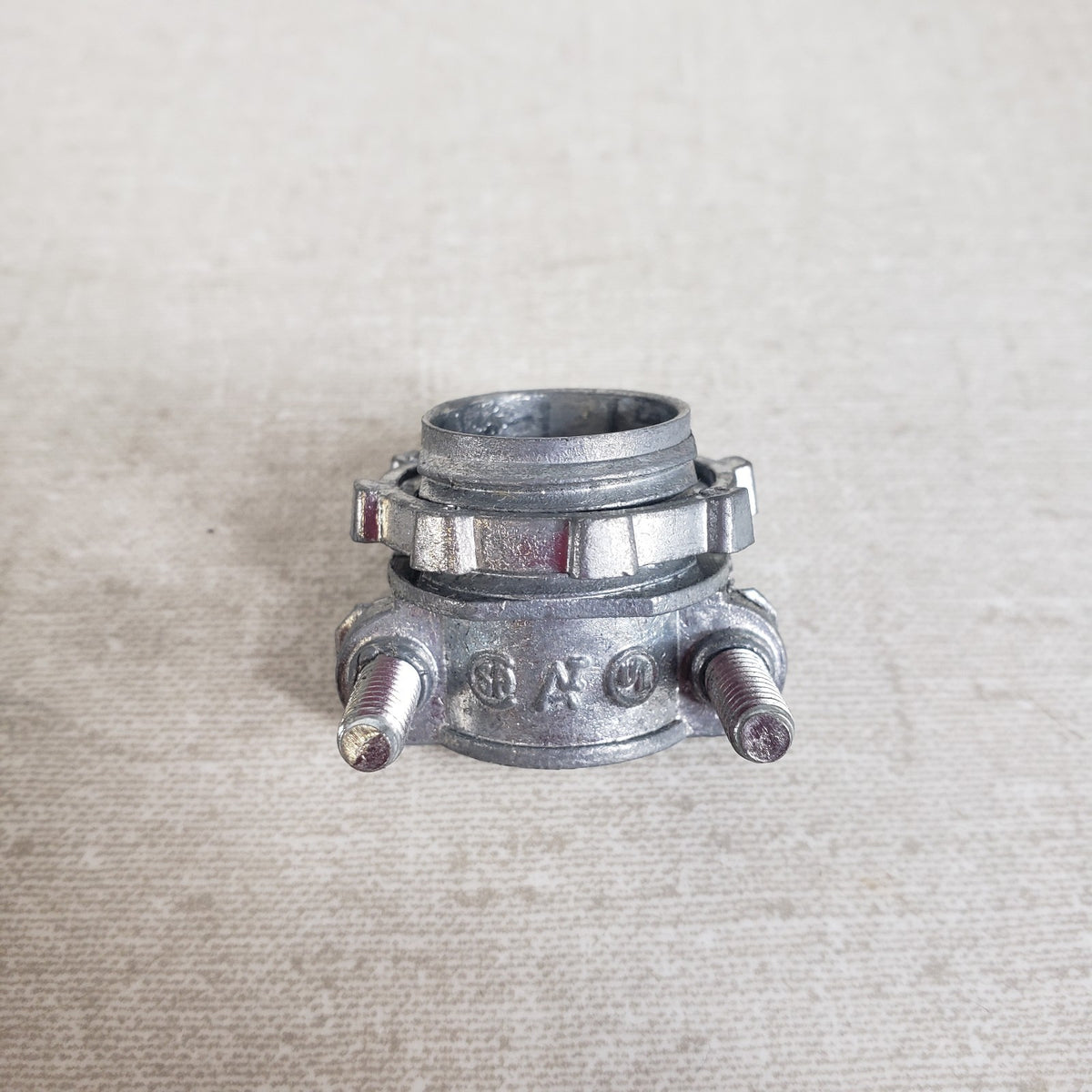 Arlington 841 3/8" NM Romex Cable Connectors Zinc 2-Screw 1/2" KO Lot 22