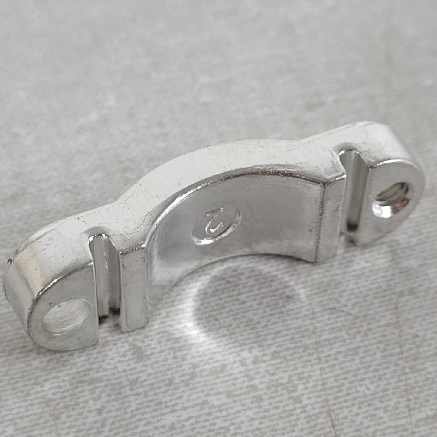 TE Connectivity 0409-201-2400 DEUTSCH HD30 Size 24 Aluminum Cable Clamp