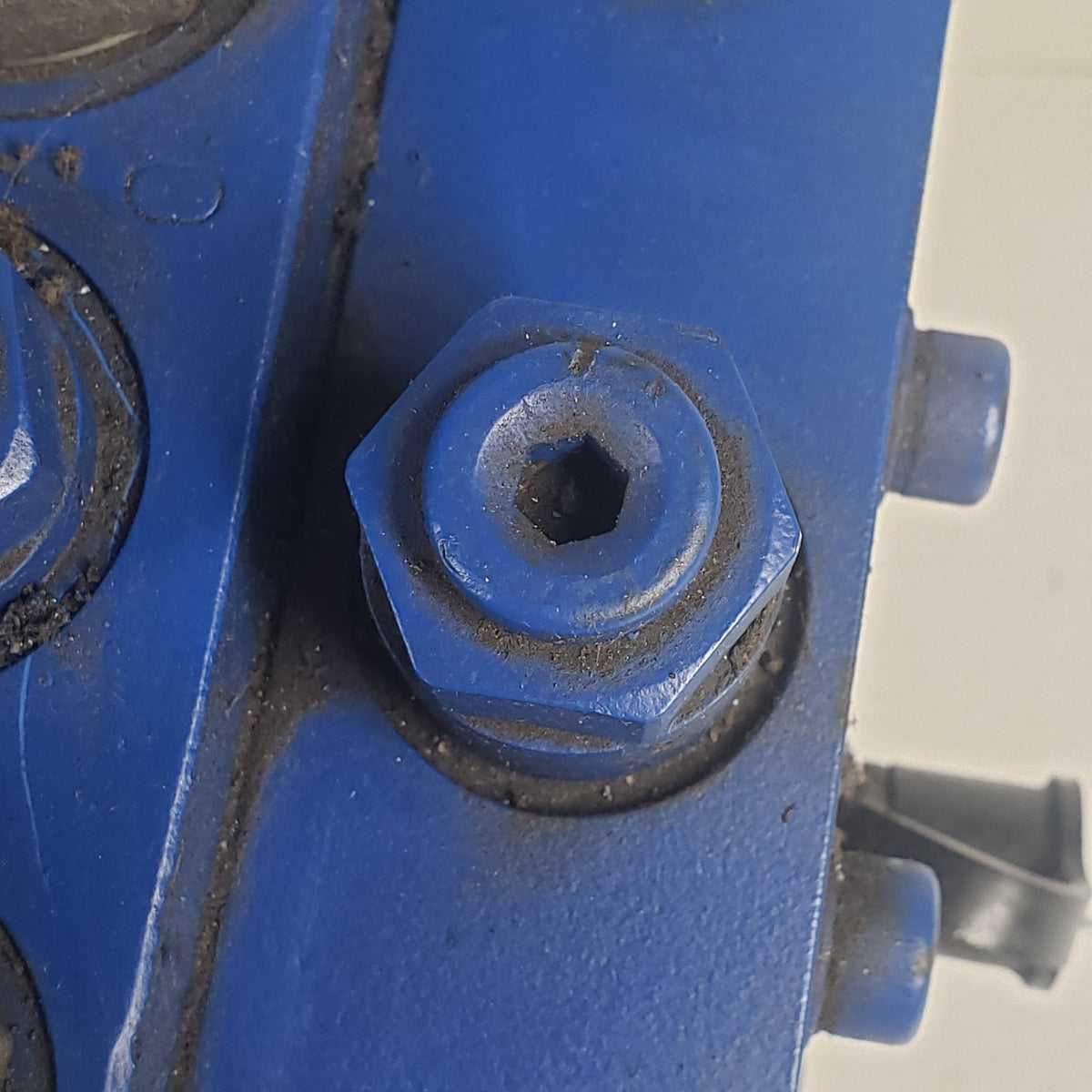 Bosch Rexroth R901176571 M6 3-Spool Hydraulic Control Valve Bank UNTESTED