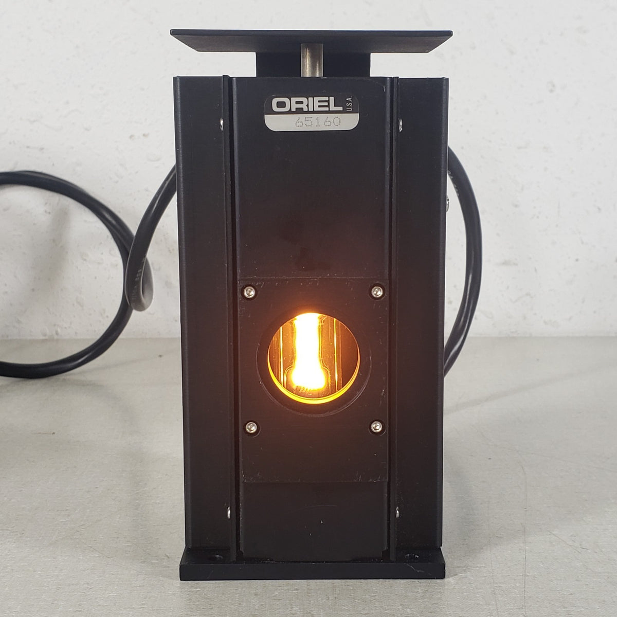 Oriel 65160 Spectral Lamp Housing w/ Osram HE/10 Z488 Helium TESTED