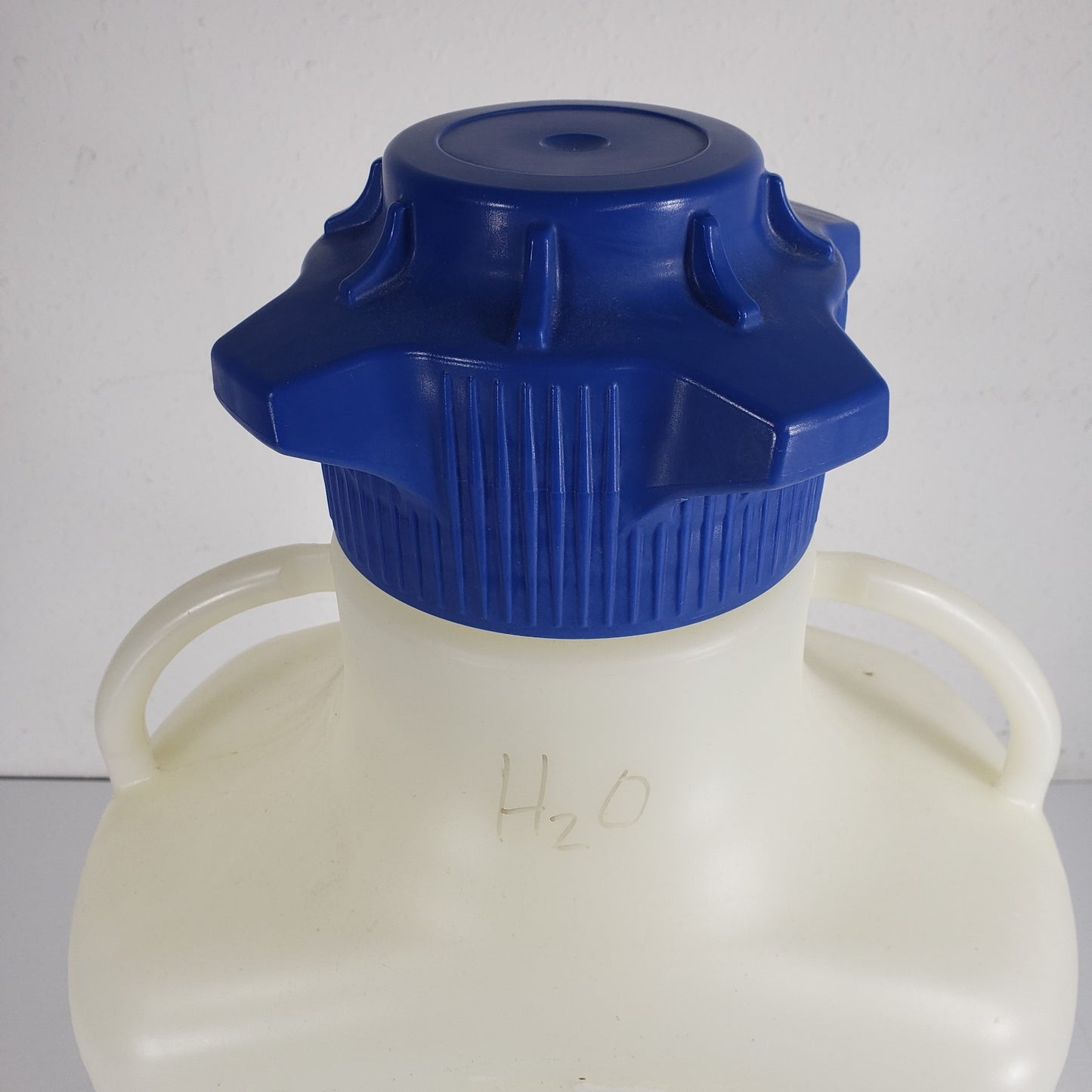 VWR Polypropylene 20 Liter Carboy With Versatile Cap & Spigot