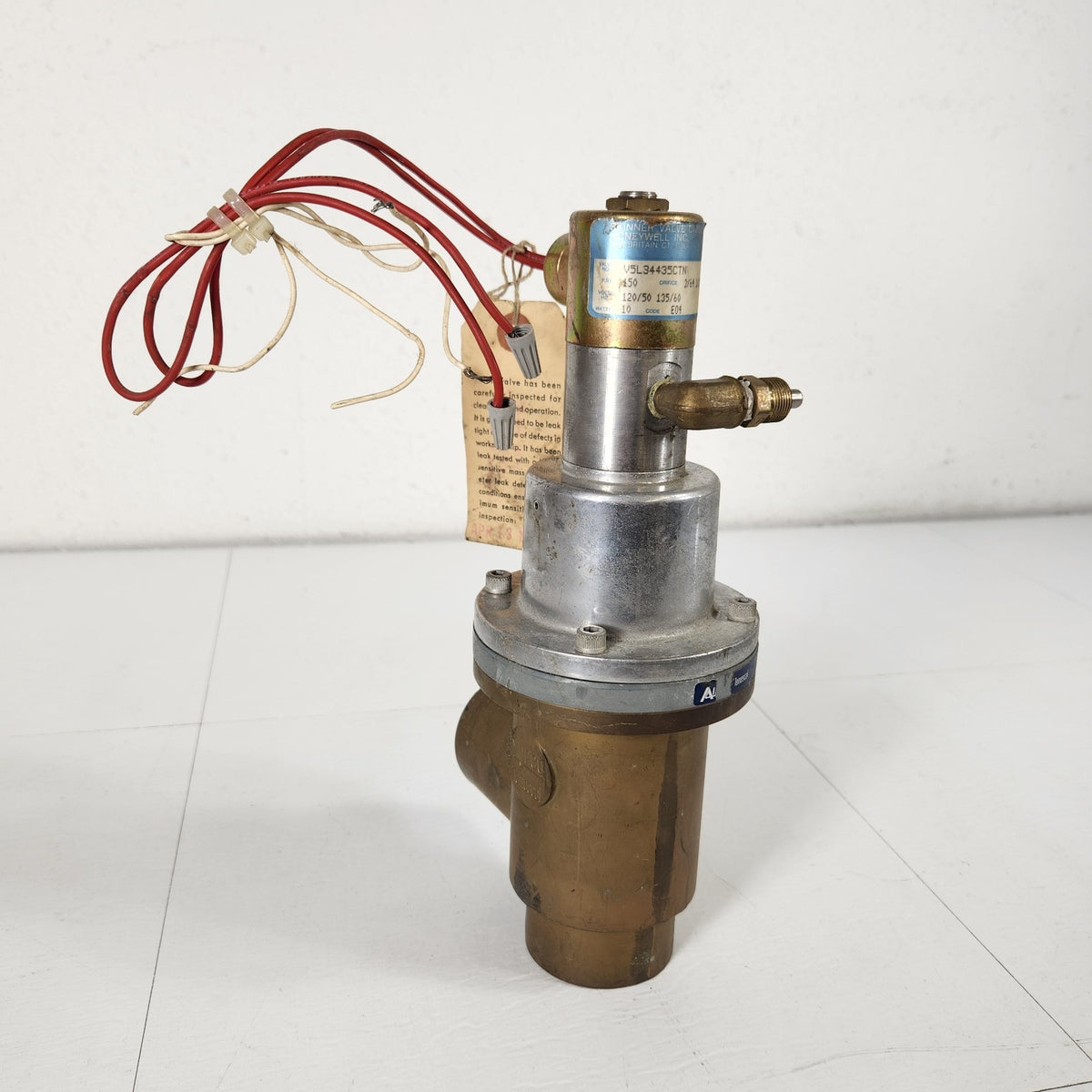 Airco Temescal 1030 1-1/2" FPT Pneumatic High Vacuum Angle Valve Skinner