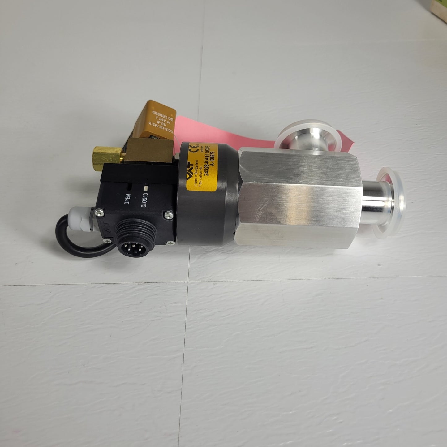 VAT 24328-KA41-1003/2 Pneumatic Vacuum Right Angle Valve 24VDC NW25 KF25 90deg