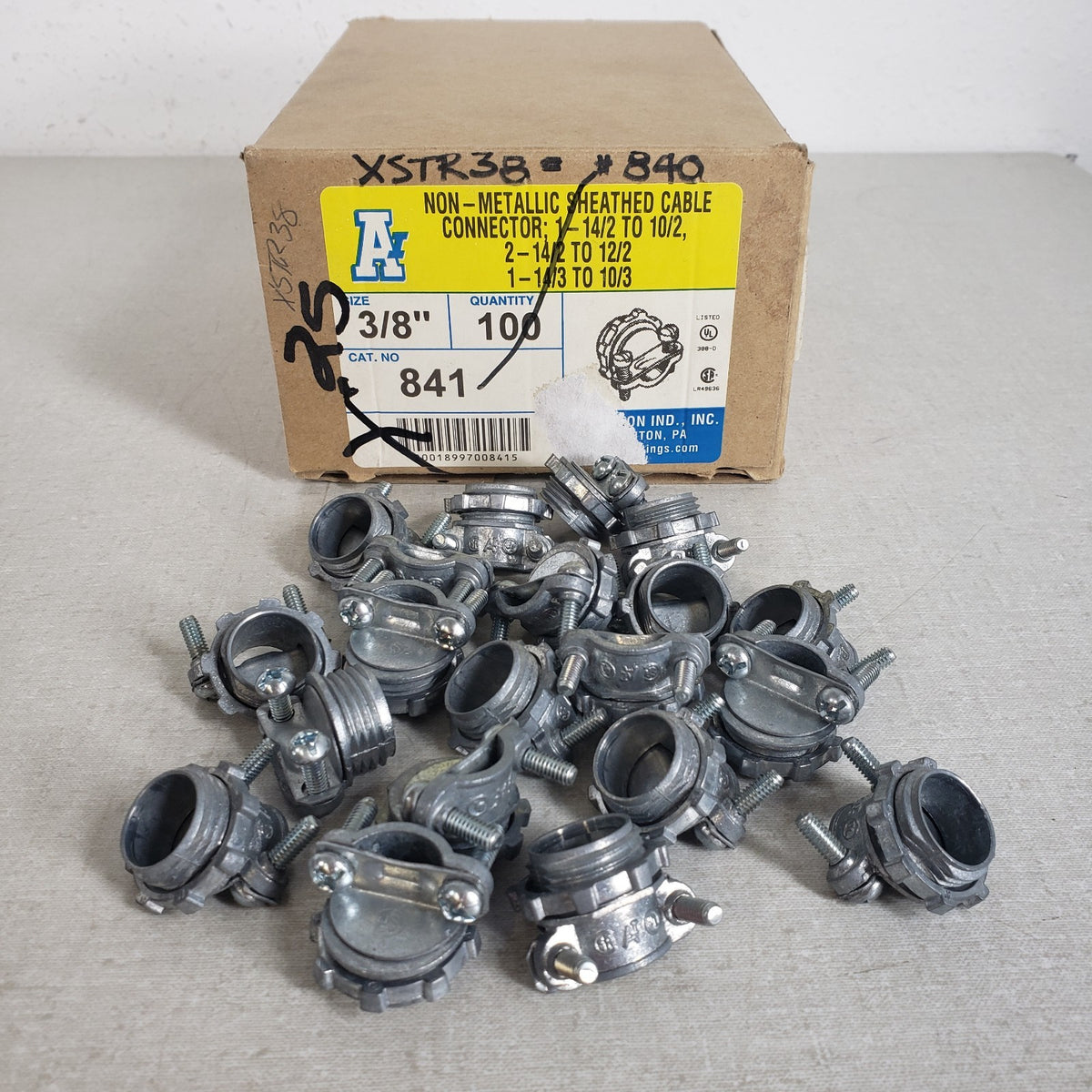 Arlington 841 3/8" NM Romex Cable Connectors Zinc 2-Screw 1/2" KO Lot 22