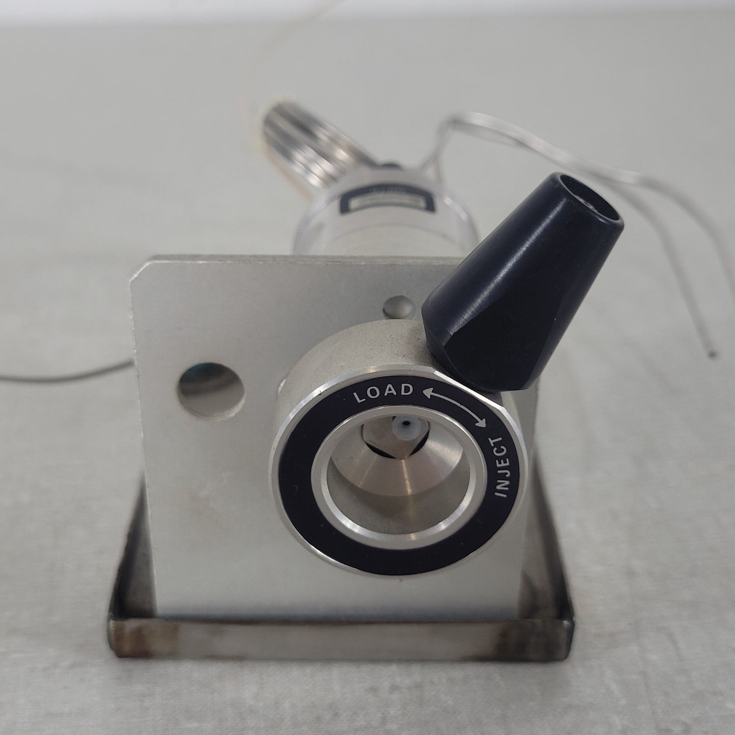 Rheodyne 7125 i Manual Sample Injector Valve HPLC with Tubing & Mounting Bracket