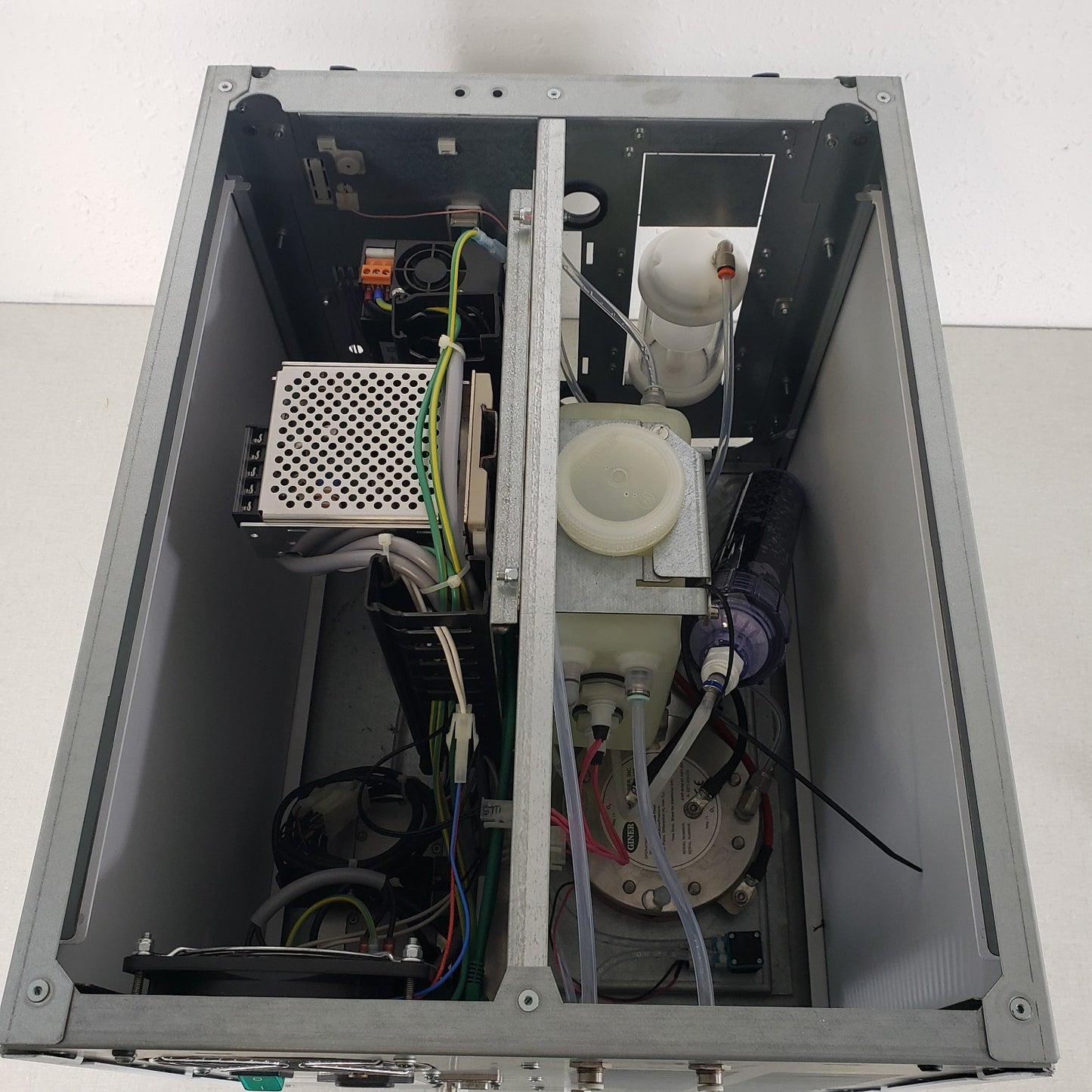 TESTED WORKS Peak Scientific Precision Trace Hydrogen Generator H2 250cc 100psi