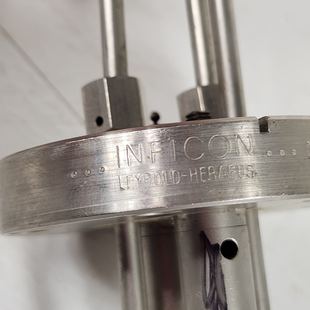 INFICON 750-683-G1 DN35CF 2.75" CF QCM Feedthrough BNC 4x 3/16" Film Deposition