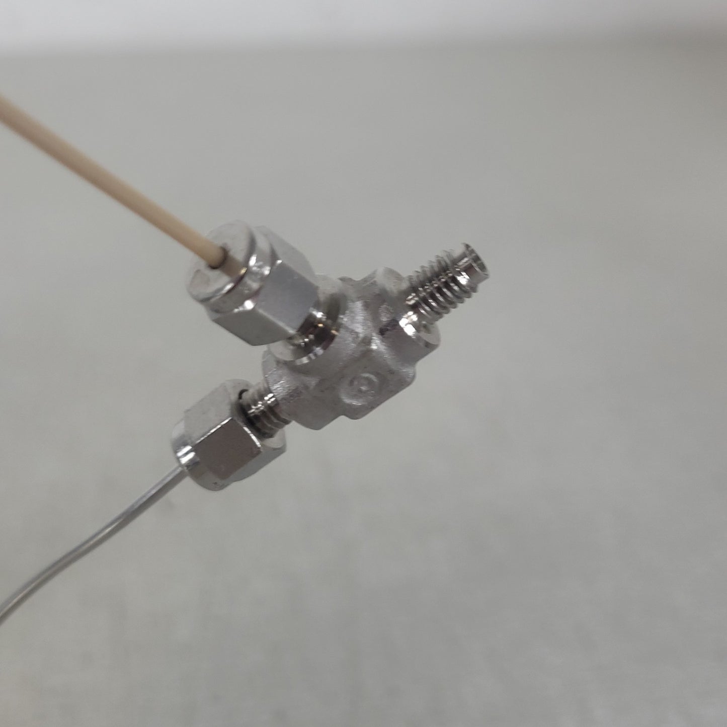 Rheodyne 7125 i Manual Sample Injector Valve HPLC with Tubing & Mounting Bracket
