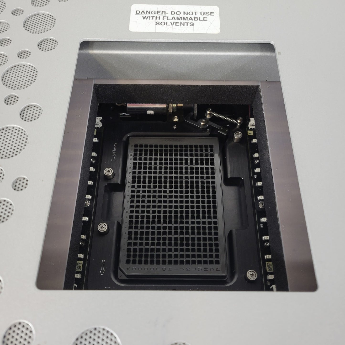 TESTED w/ VIDEO Wyatt WPR2-05 DynaPro PlateReader II DLS Particle Size Analyzer