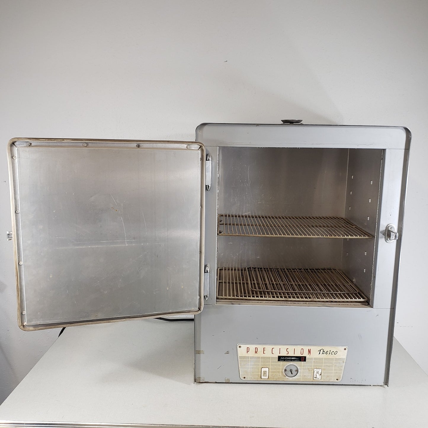 TESTED Precision Scientific Thelco Model 17 Incubator Oven Temp Range to 200°C