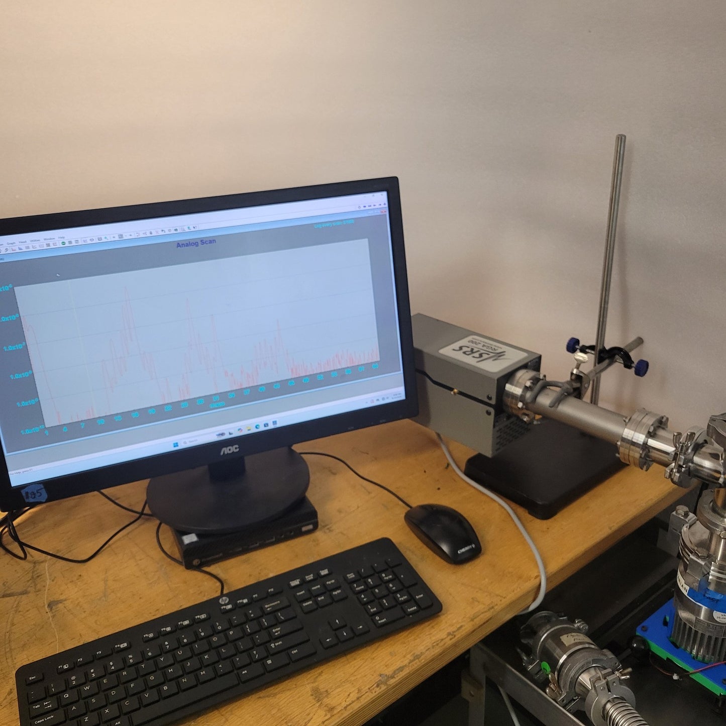 TESTED SRS RGA200 200AMU CEM Residual Gas Analyzer UHV Mass Spectrometer 2.75"CF