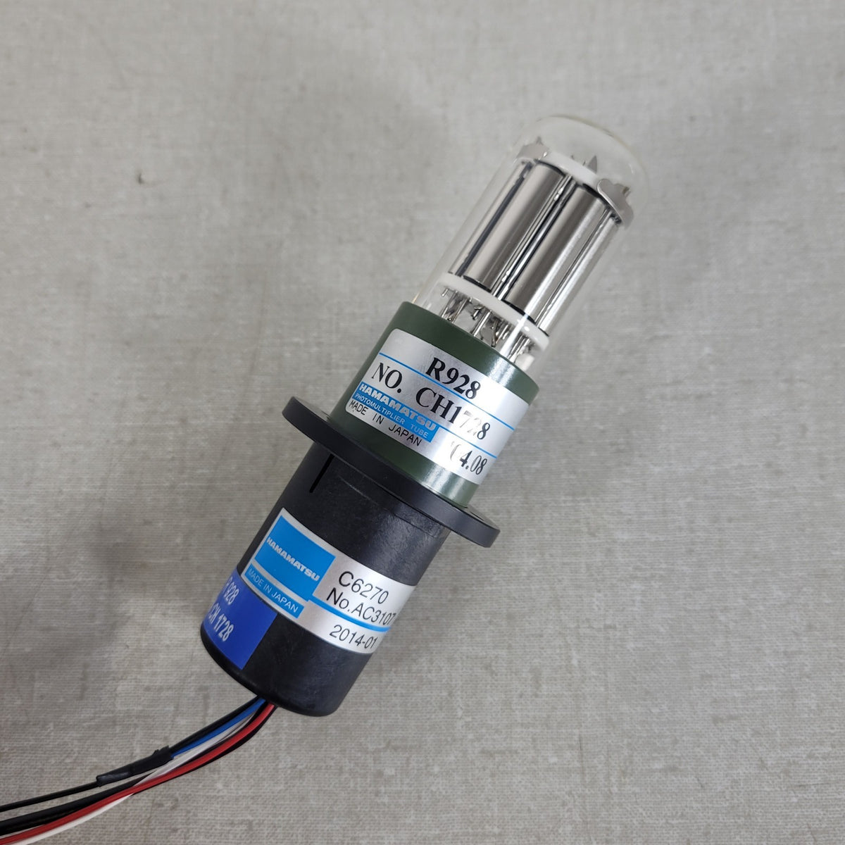 Hamamatsu R928 Photomultiplier Tube PMT w/ C6270 HV Power Supply Base