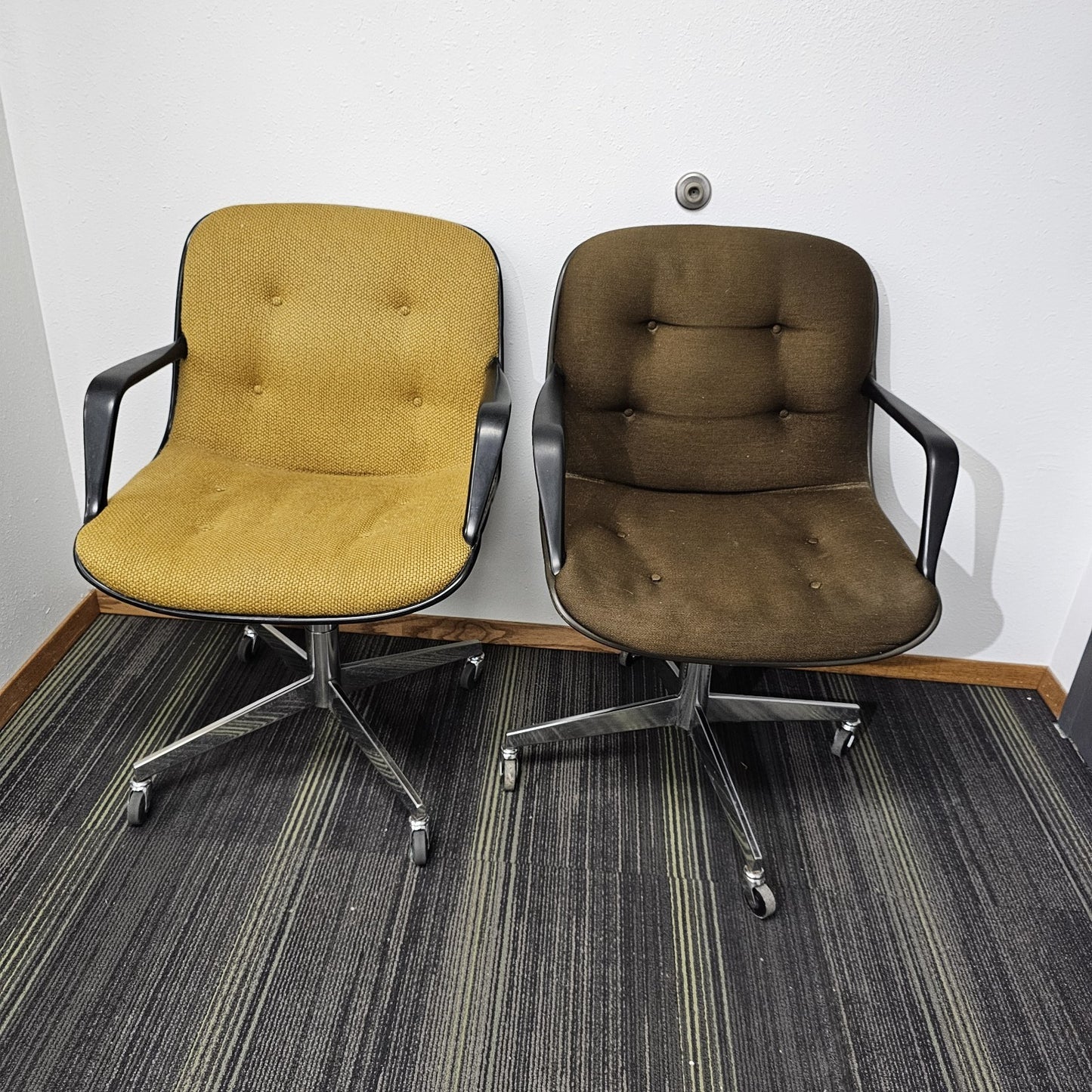 PAIR Vintage 1977 Steelcase 451-312 MCM Swivel Rolling Office Chairs Pollock