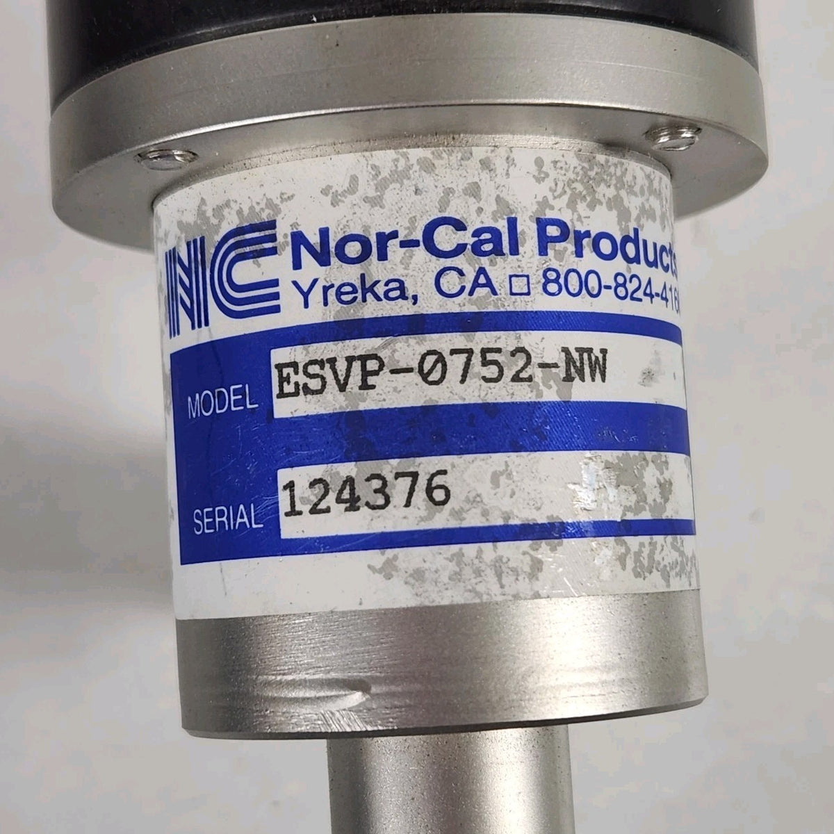Nor-Cal ESVP-0752-NW 3/4" KF16 NW16 Pneumatic Vacuum Isolation Angle Valve