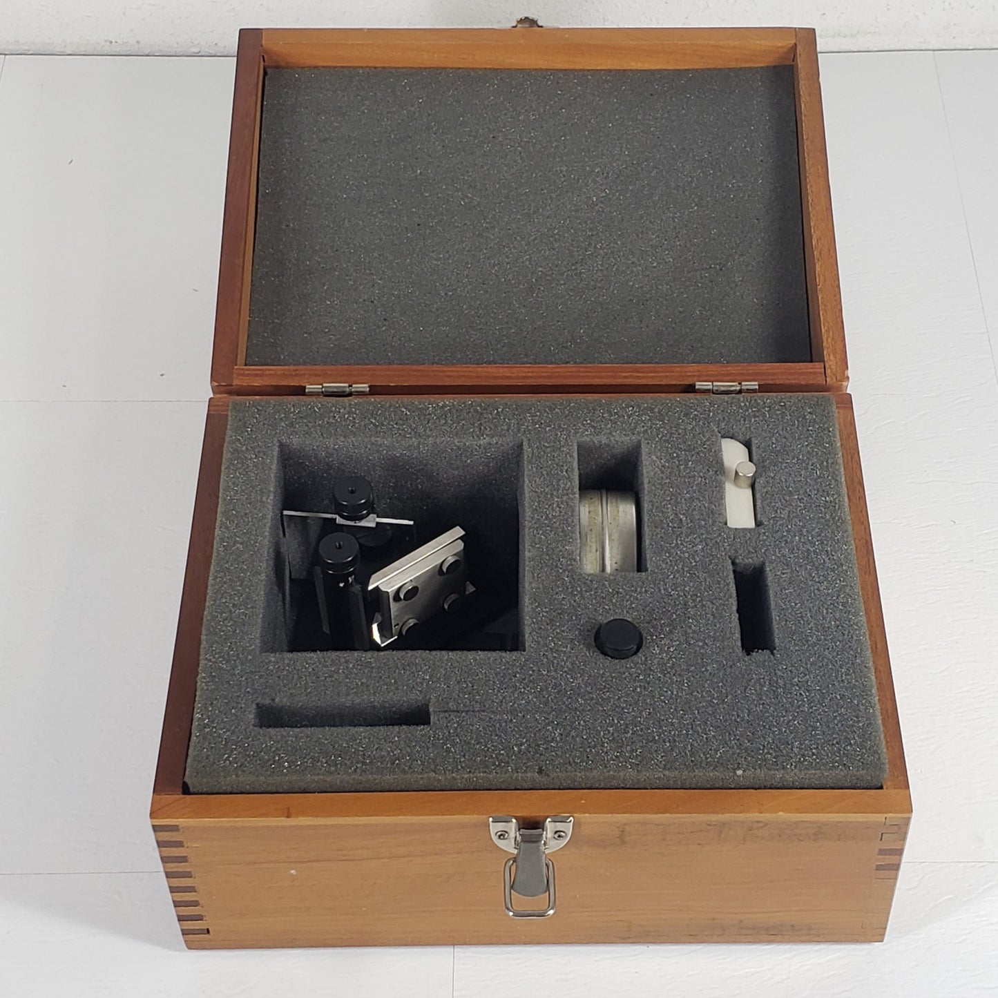 Vintage Wilks Scientific IR Spectrophotometer Optics Kit Mirrors Stand & Case
