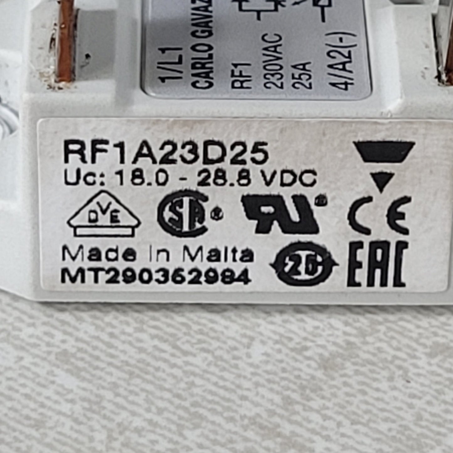 Set of 2 Carlo Gavazzi RF1A23D25 AC Solid State Relays 18-28.8VDC 230VAC 25A