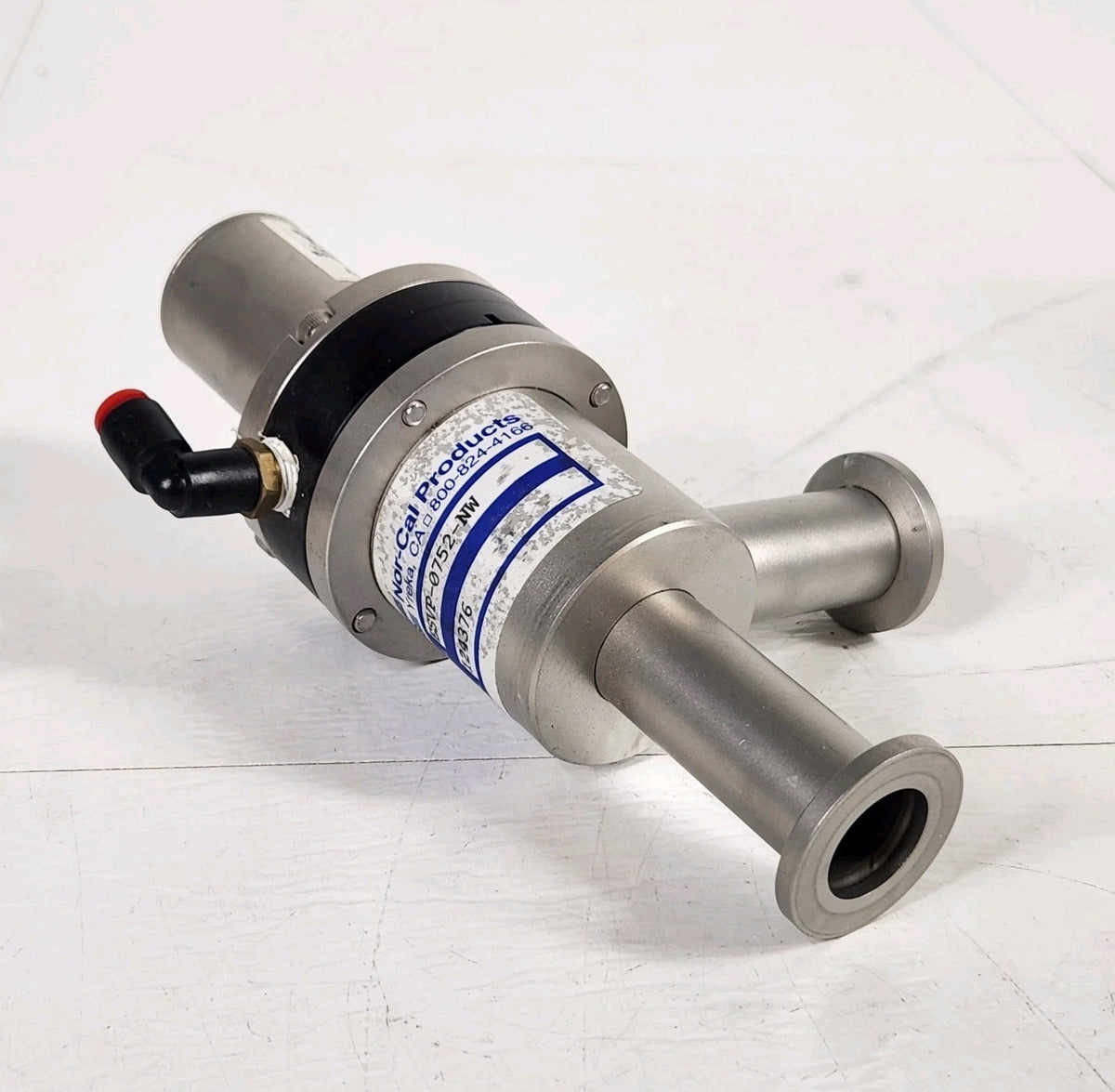 Nor-Cal ESVP-0752-NW 3/4" KF16 NW16 Pneumatic Vacuum Isolation Angle Valve