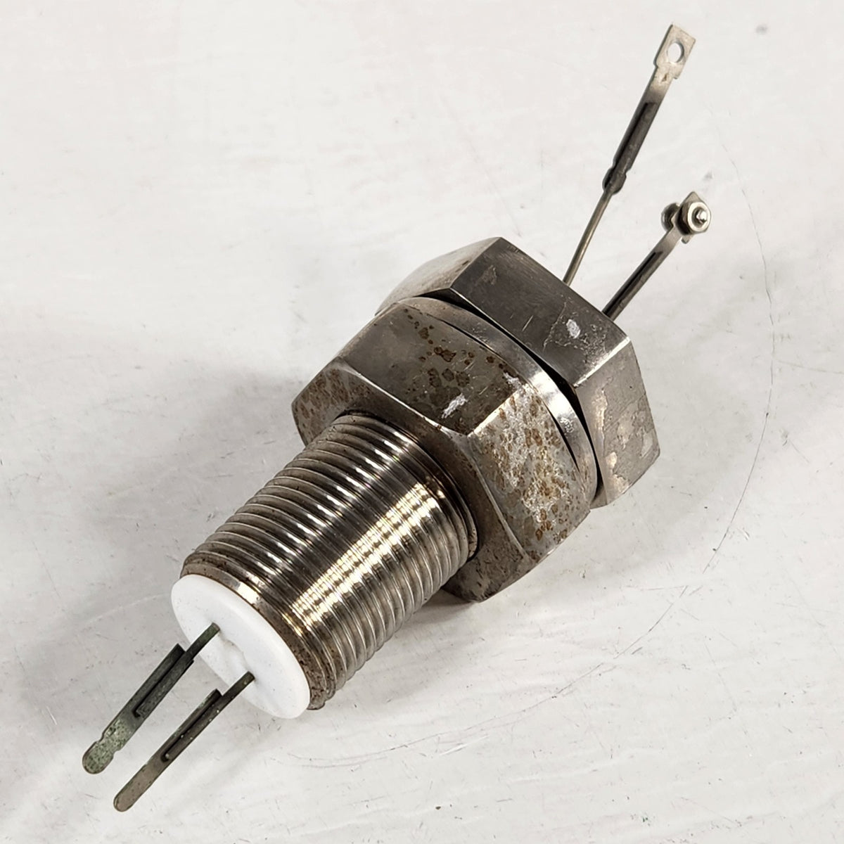 Kurt J Lesker TFT1JY00004 Type J Thermocouple Feedthrough 1" Baseplate UHV