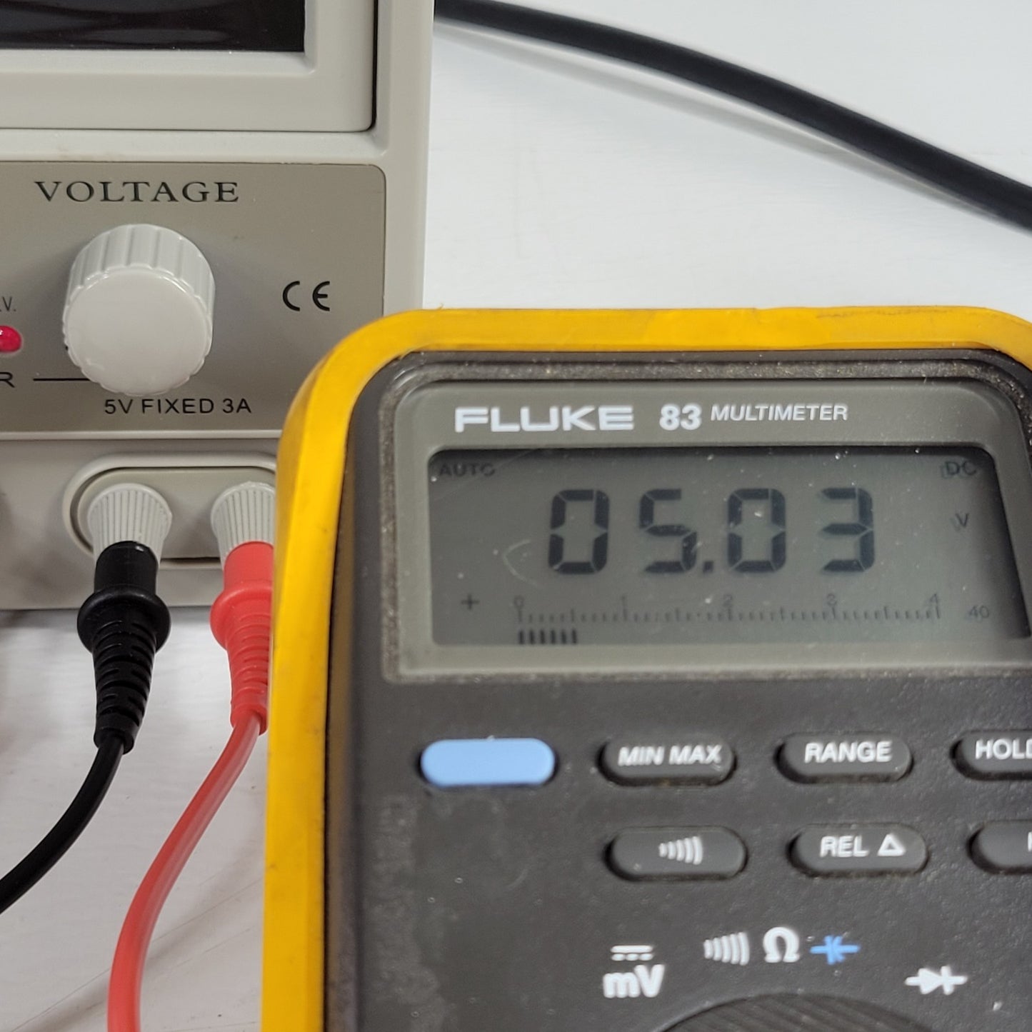 TESTED RSR HY3002-3 Triple Output Linear DC Power Supply 2x 0-30V 2A 5V3A GradeA