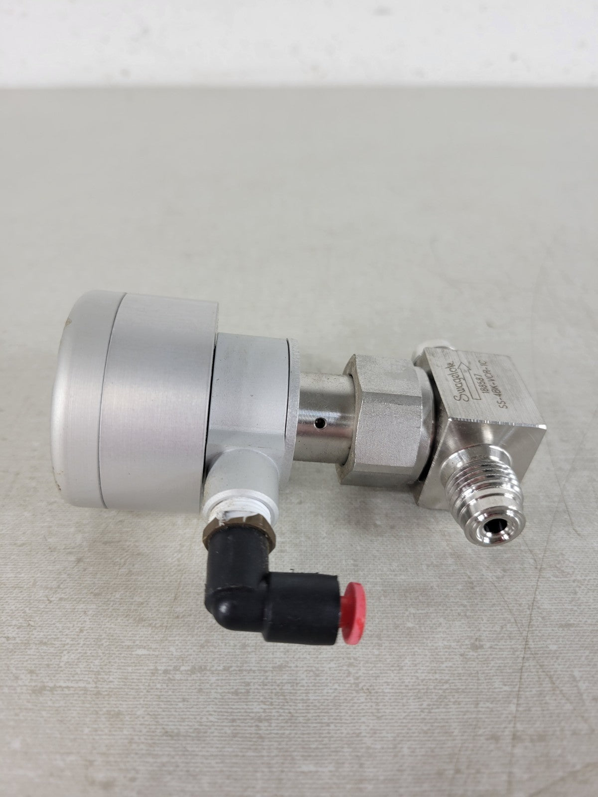 Swagelok SS-4BK-VCR-1C Stainless Steel Bellows Sealed Valve 1/4" VCR Fitting