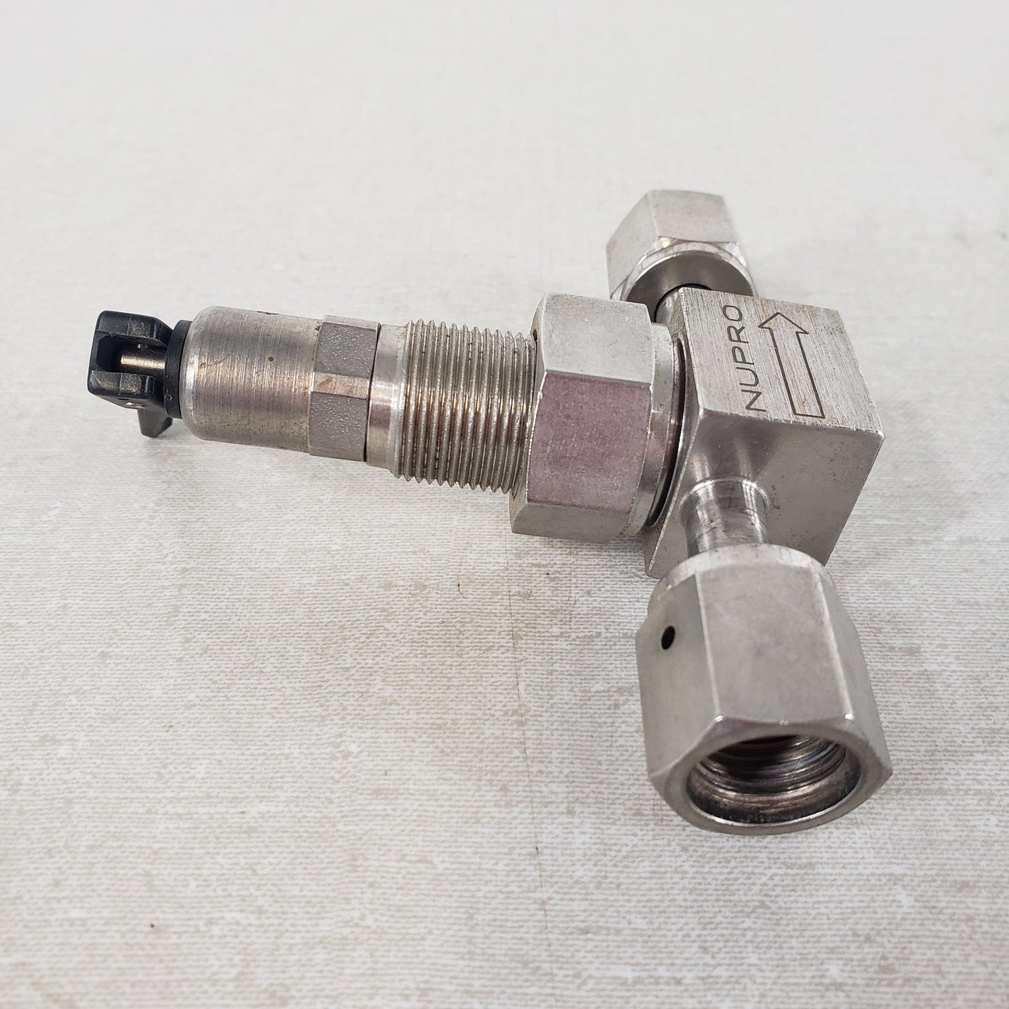 NUPRO SS-4BKT-V51 1/4in Female VCR Bellows Sealed Toggle Valve Swagelok