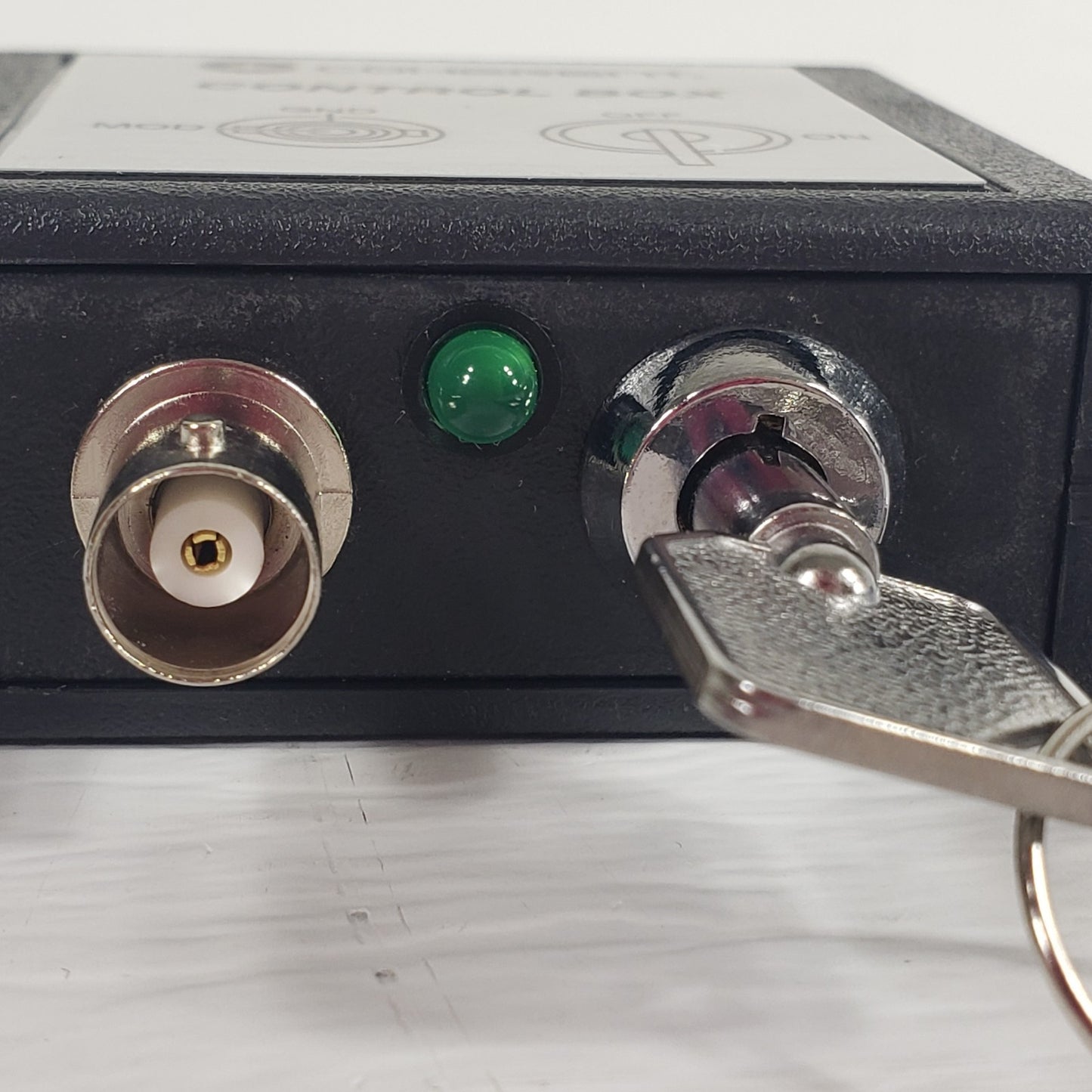 Coherent 1039966 CUBE CDRH Laser Control Box w/ 2 Keys & DB9-to-5-Pin Cable