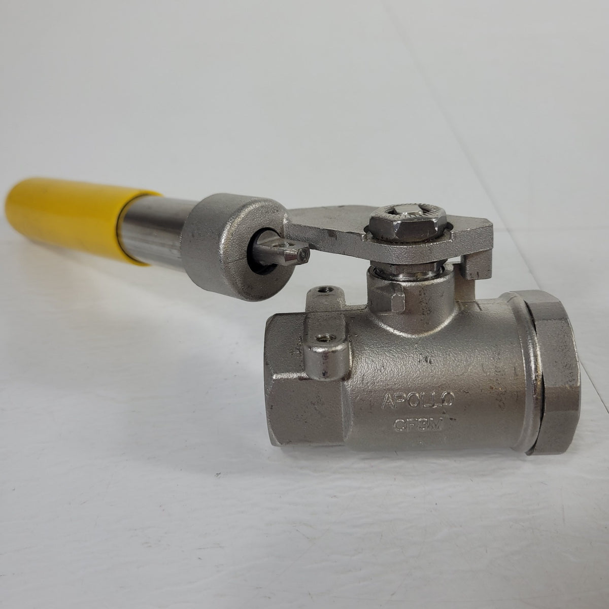 Apollo 76-106-01 1-1/4" CF8M Stainless Steel Ball Valve 1500 WOG NPT USA