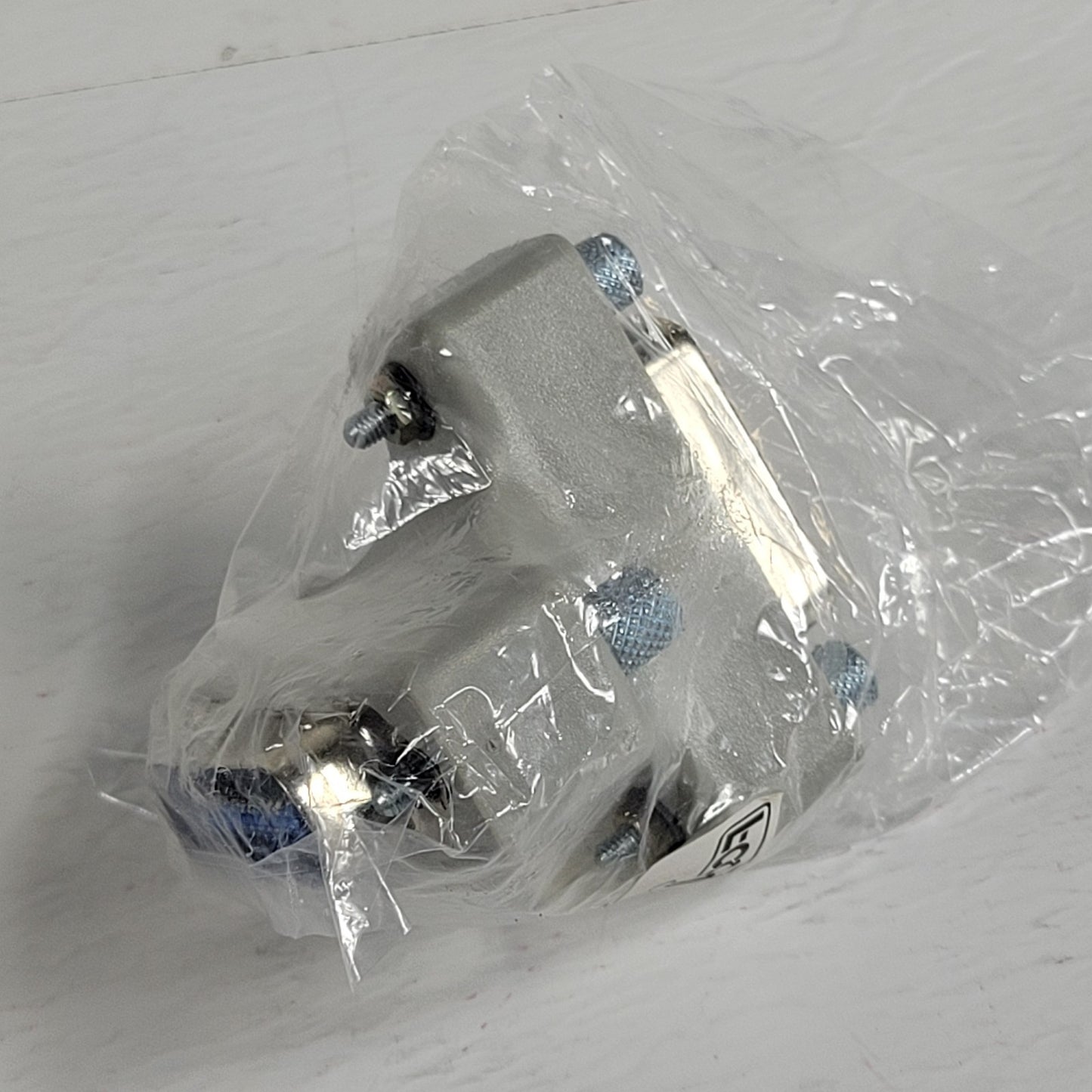 L-COM CIM24RA 9407 GPIB 90 Degree Right Angle Adapter, IEEE-488, New Condition