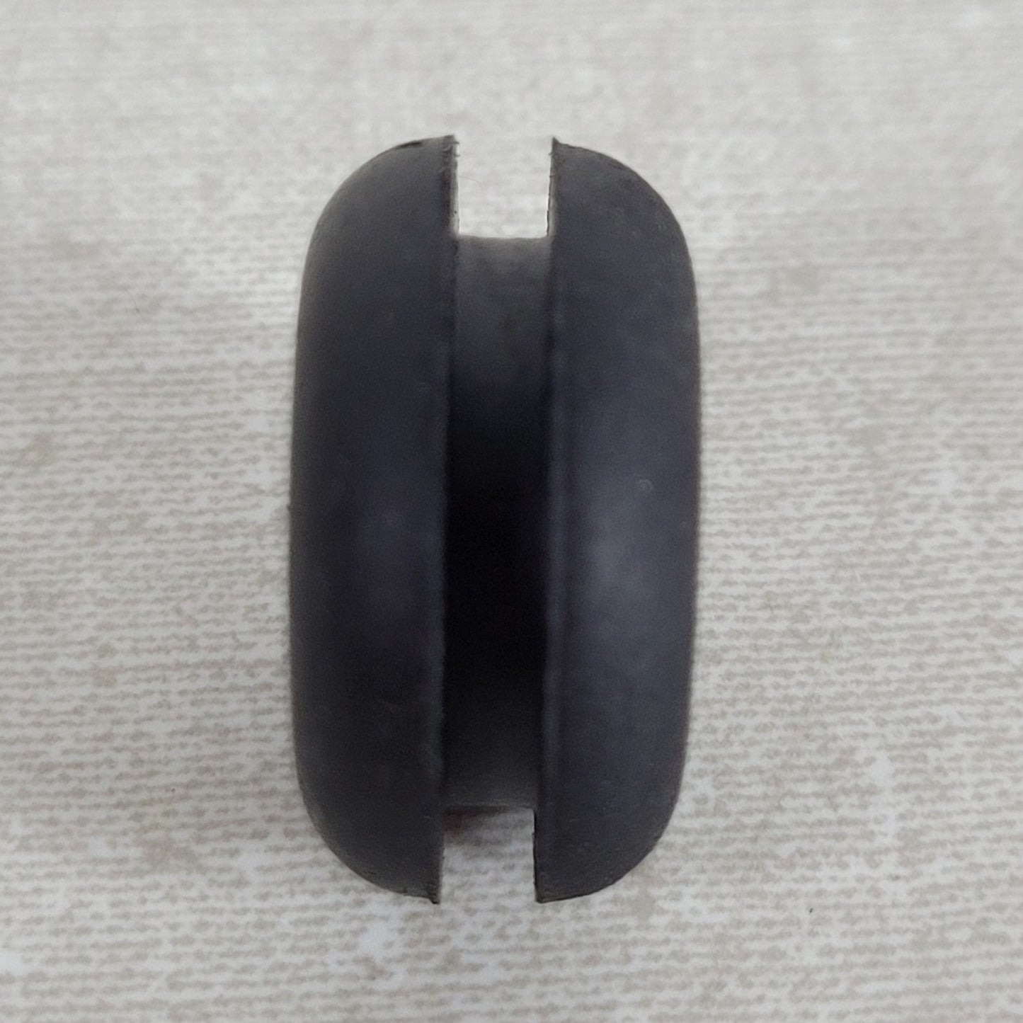 30 Pack Black Applied Rubber Grommets 1/16in Thick 3/4in ID 1-1/8in OD 116740409