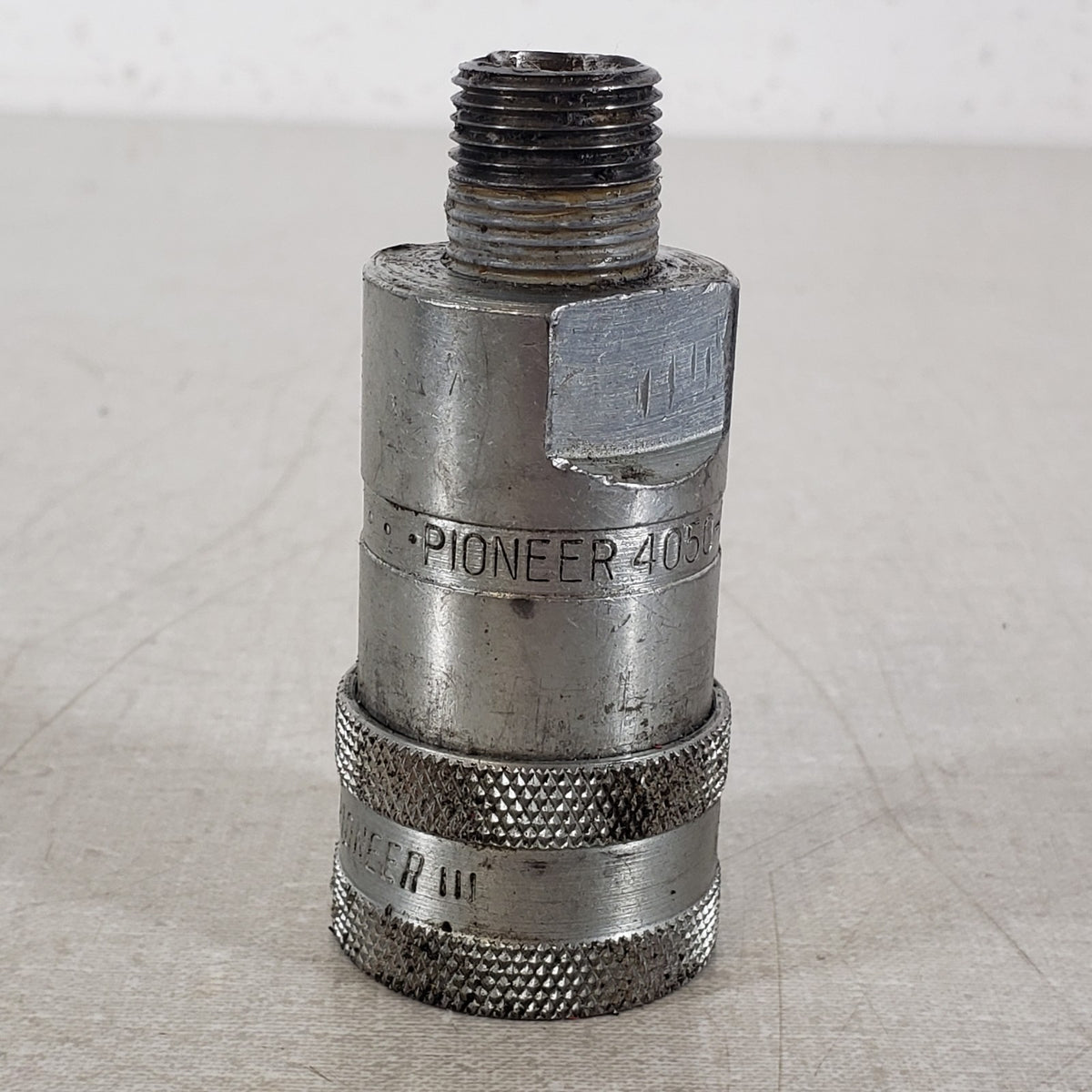 Pioneer 4050-3 3/8" NPTF Female Hydraulic Quick Coupler 3000 PSI